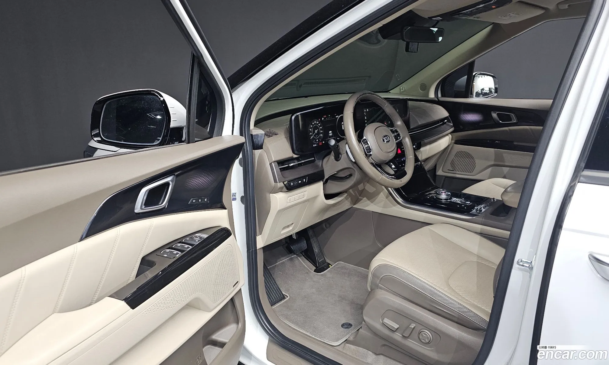 Kia Carnival 2021 KNANE81BBMS055385 — 19