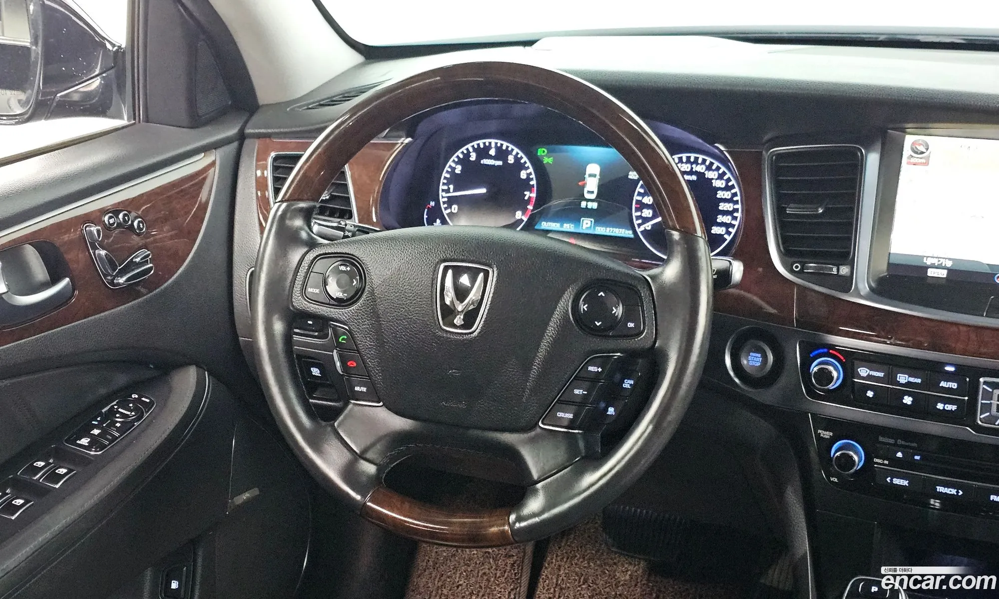Hyundai Equus 2013 — 10