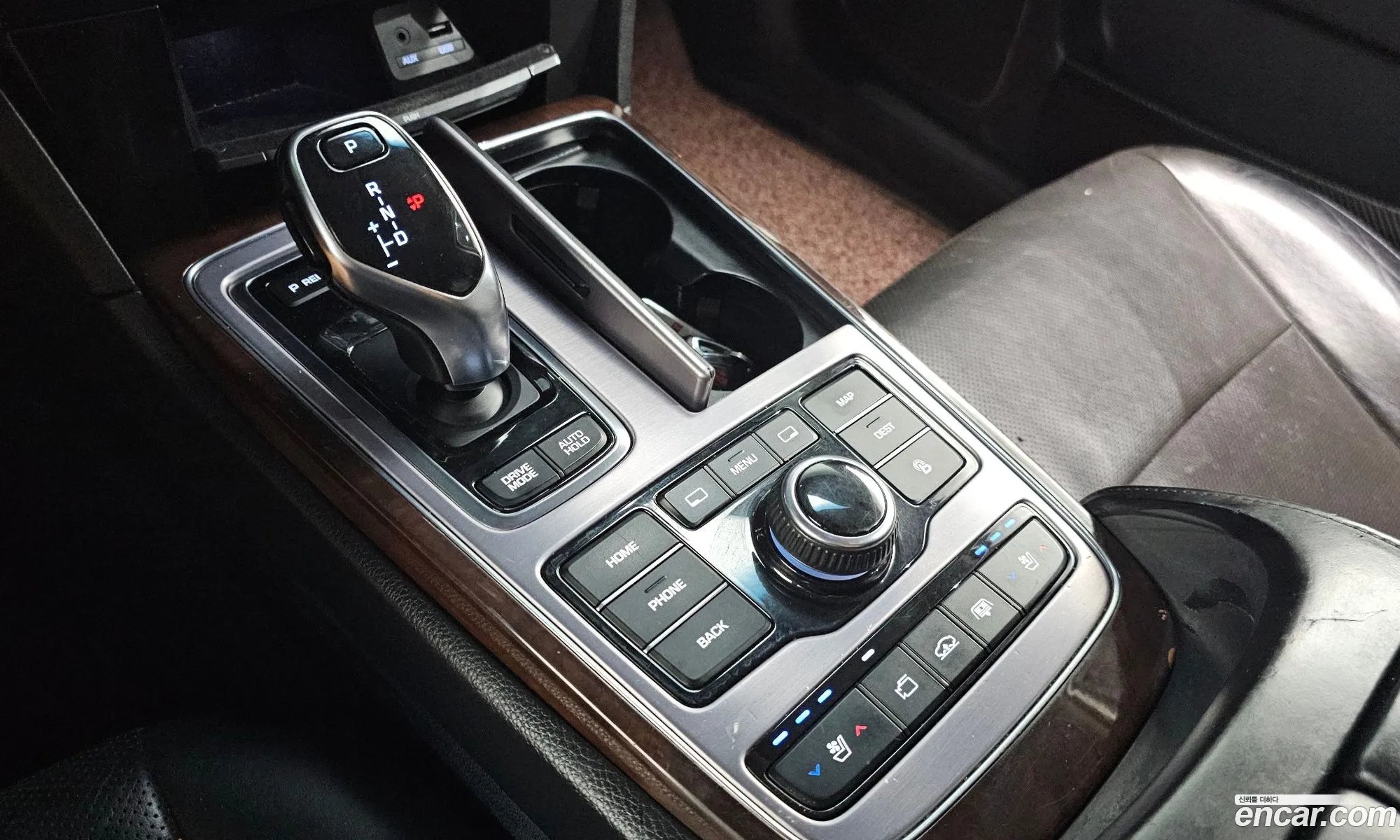 Hyundai Equus 2013 — 19