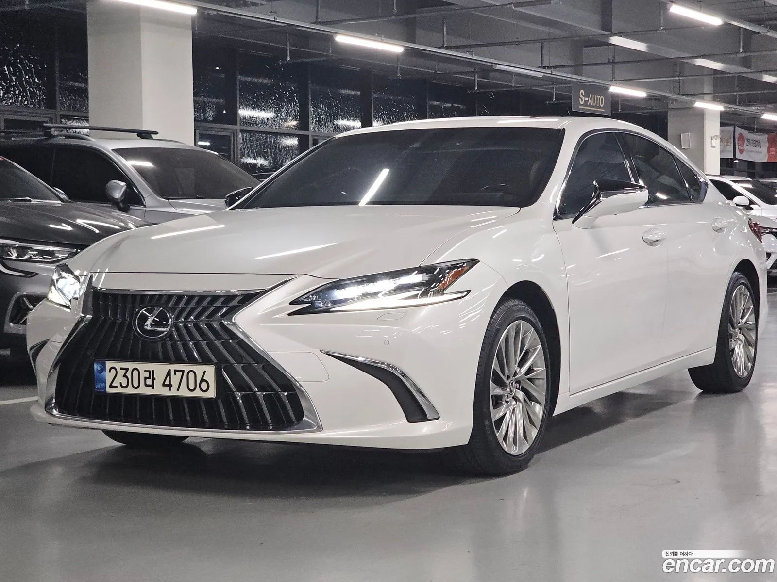 Lexus ES300h 7th Gen 2023 — 8