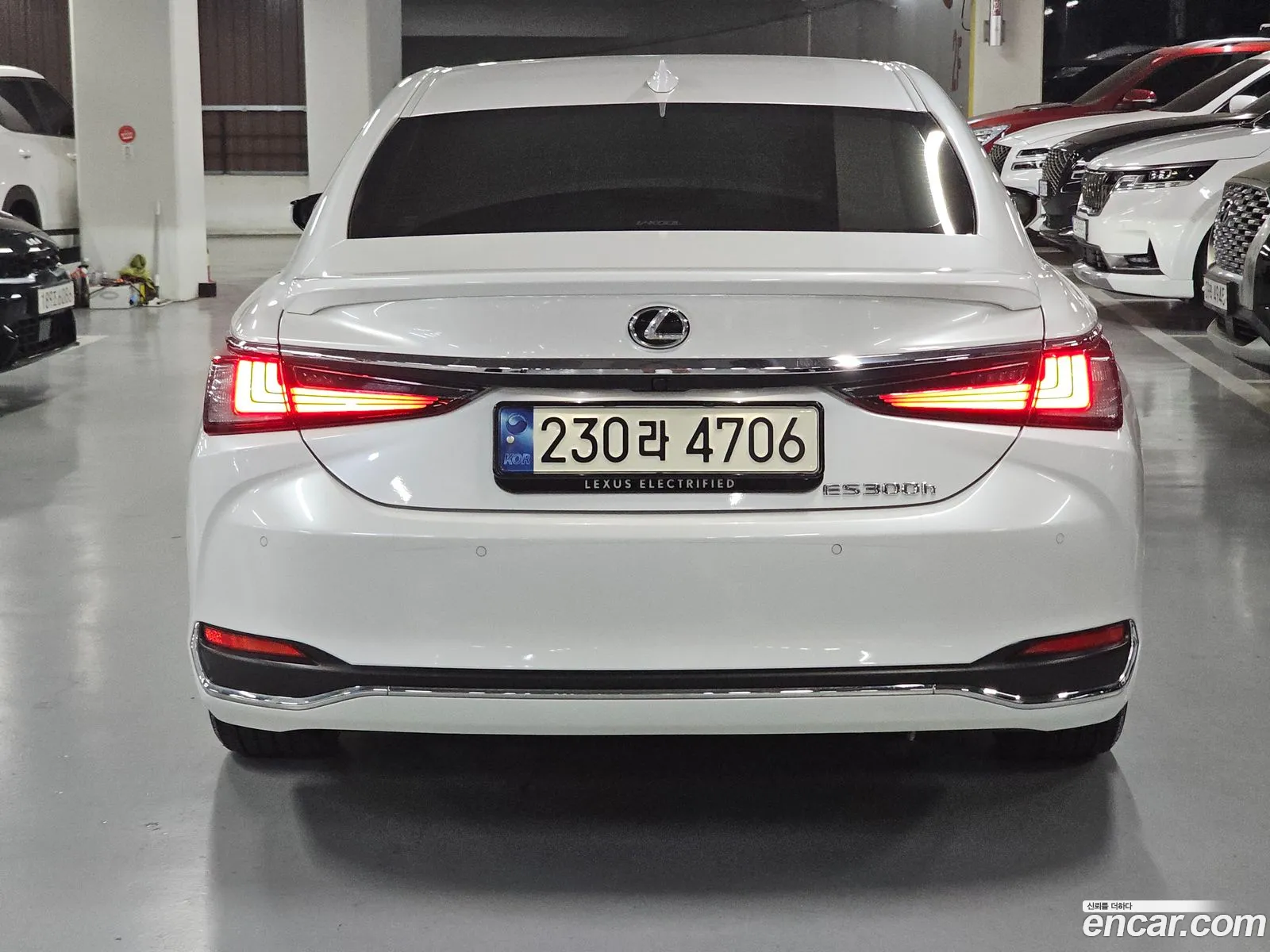 Lexus ES300h 7th Gen 2023 — 10