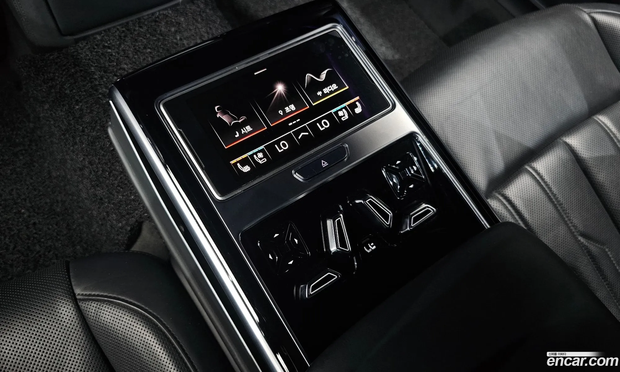 Audi A8 2021 WAUZZZF85MN016666 — 18