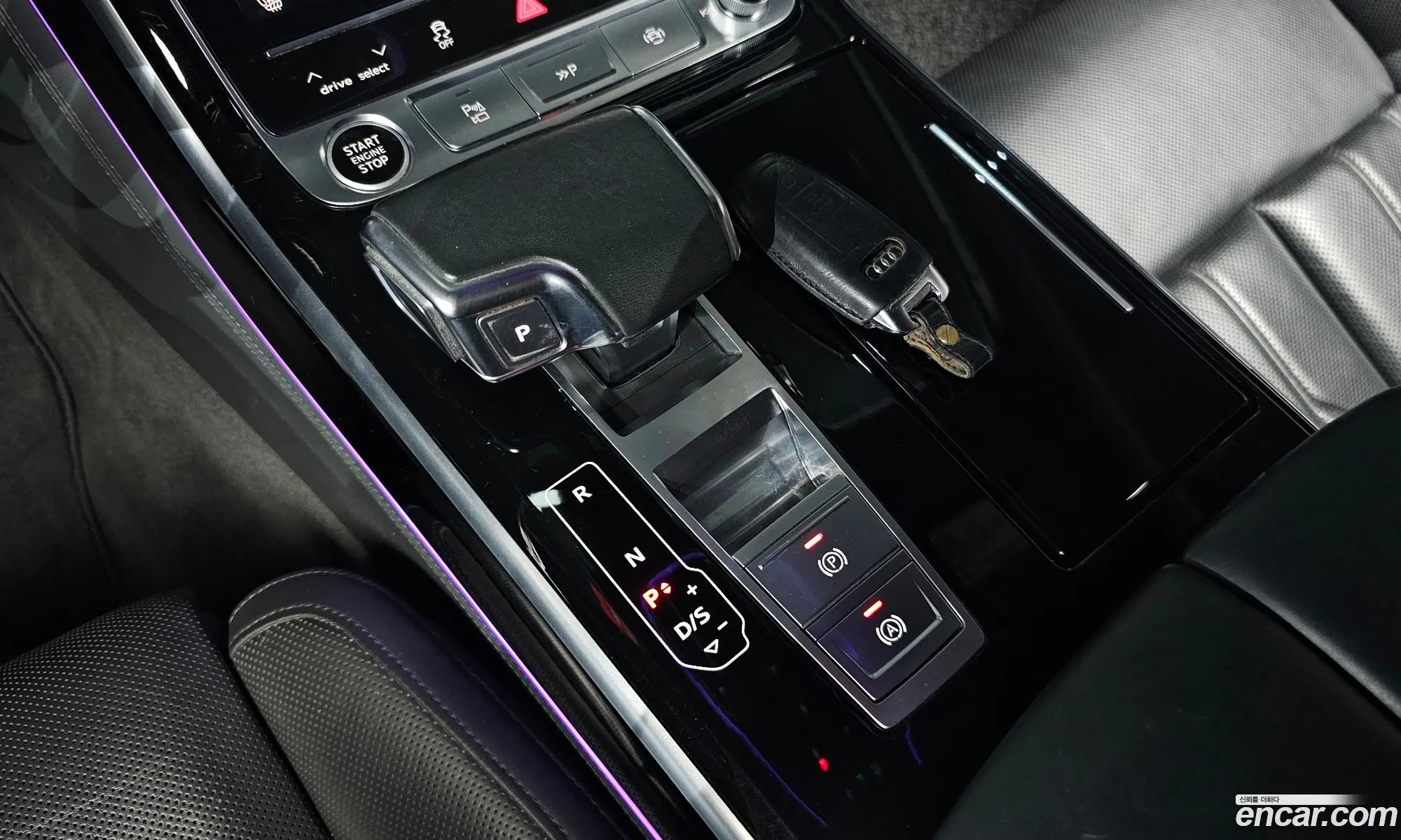 Audi A8 2021 WAUZZZF85MN016666 — 2