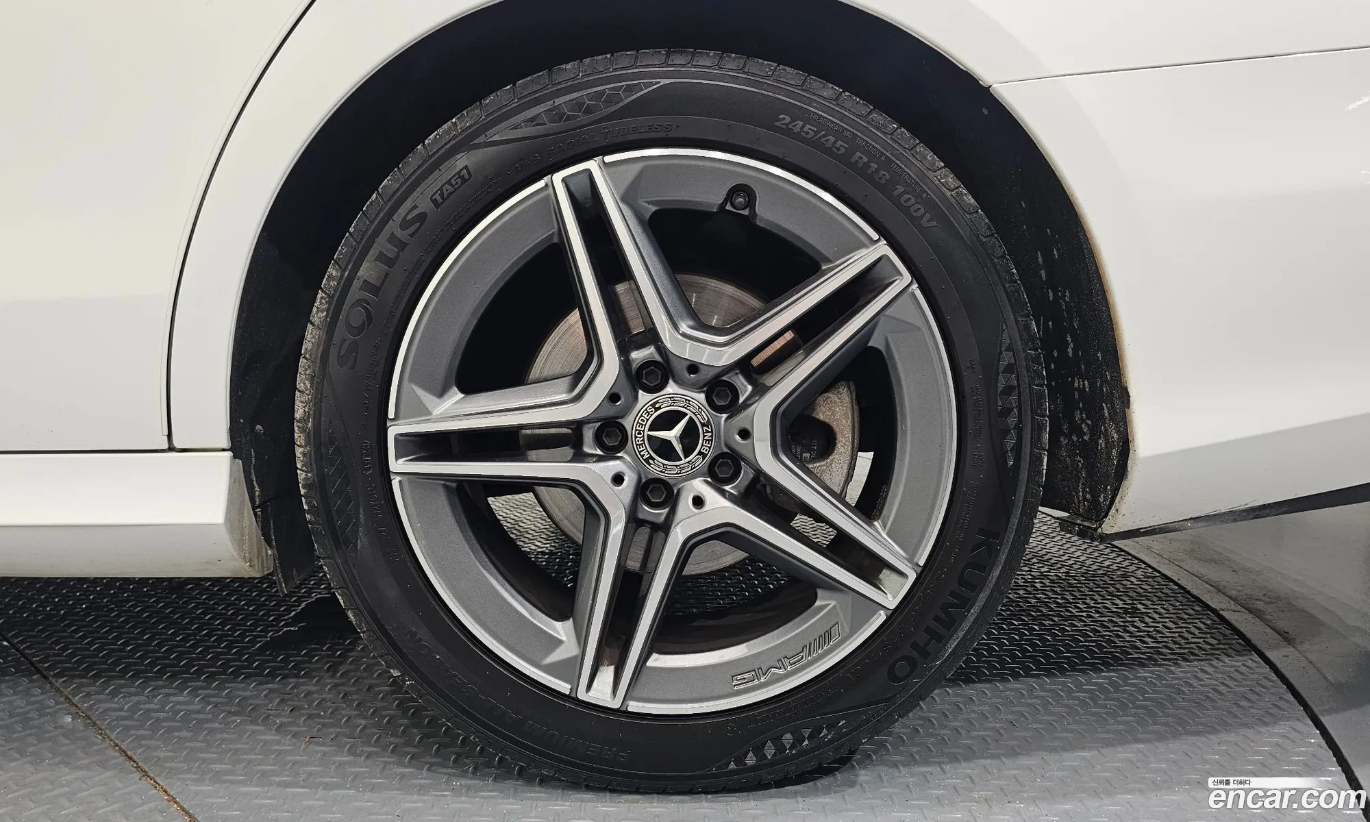 Mercedes-Benz E-Class W213 2022 — 19