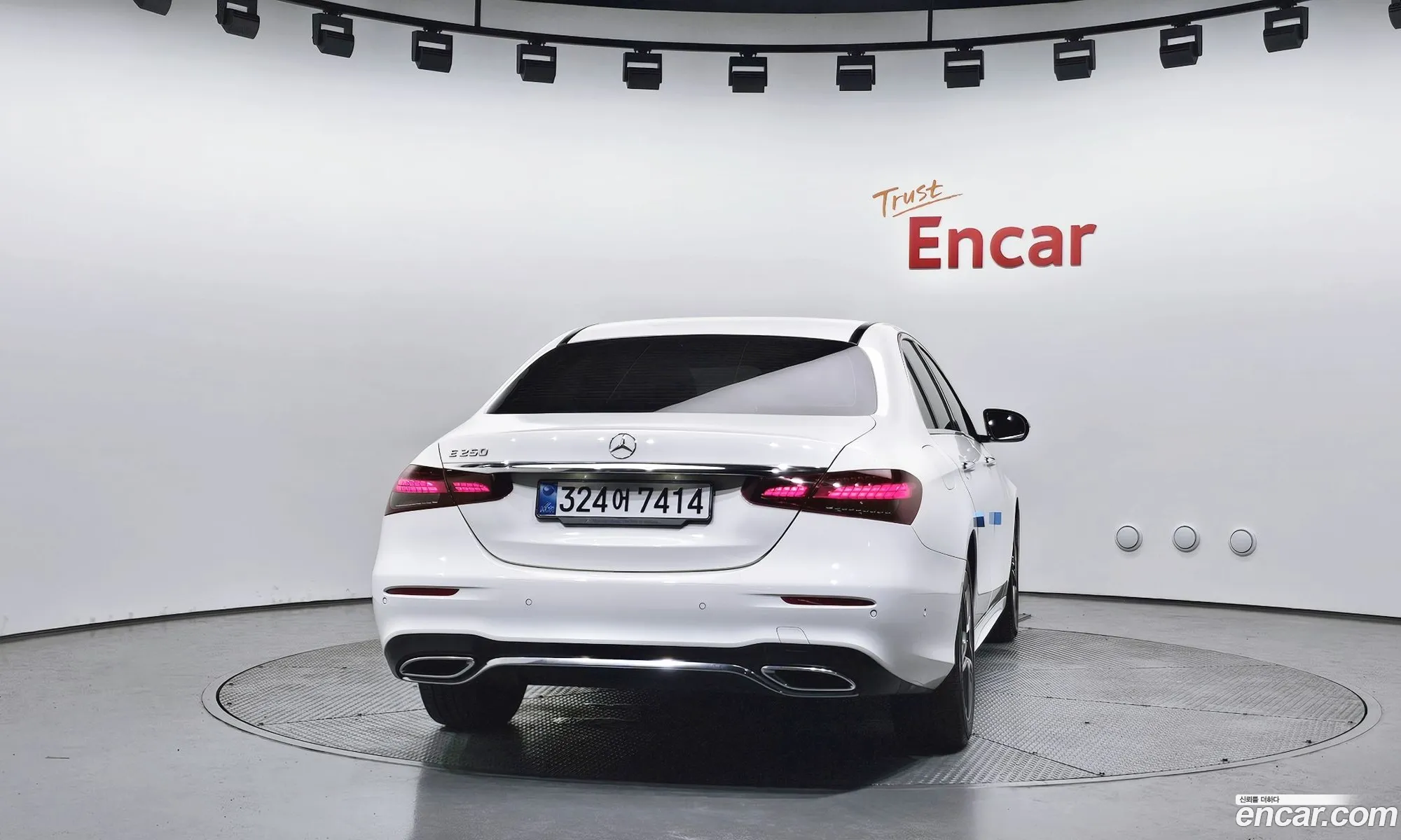 Mercedes-Benz E-Class W213 2022 — 30
