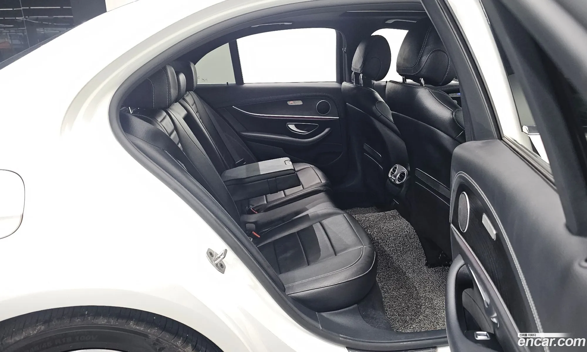 Mercedes-Benz E-Class W213 2022 — 10