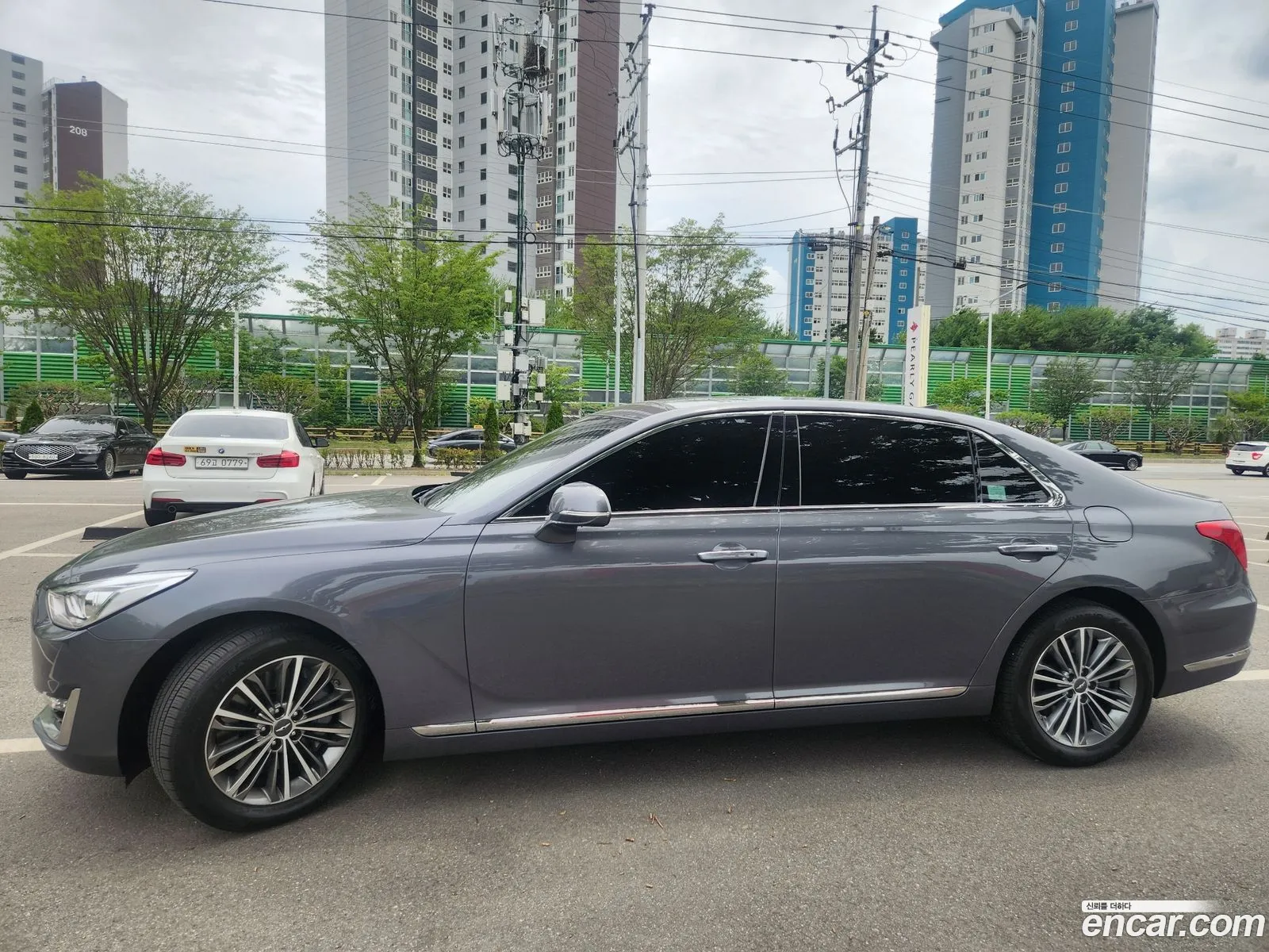Genesis EQ900 2016 — 16