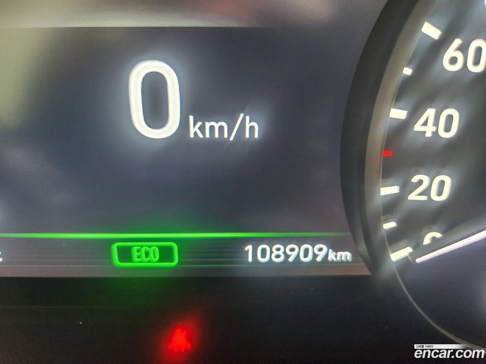 Genesis EQ900 2016 — 18