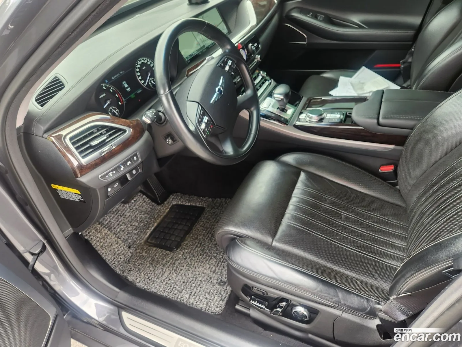 Genesis EQ900 2016 — 12