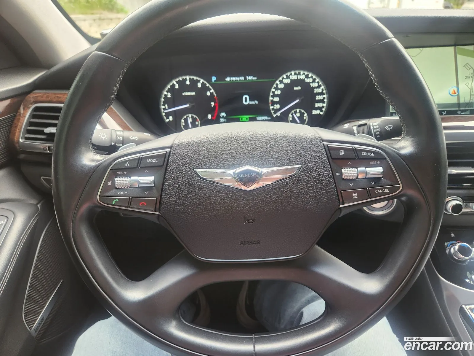 Genesis EQ900 2016 — 17