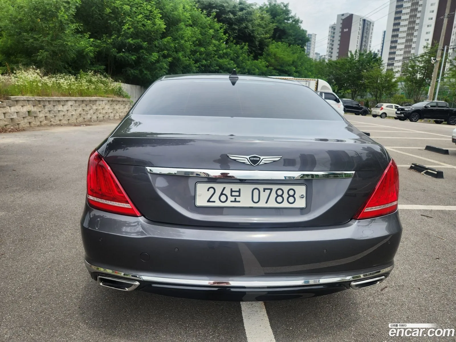 Genesis EQ900 2016 — 3