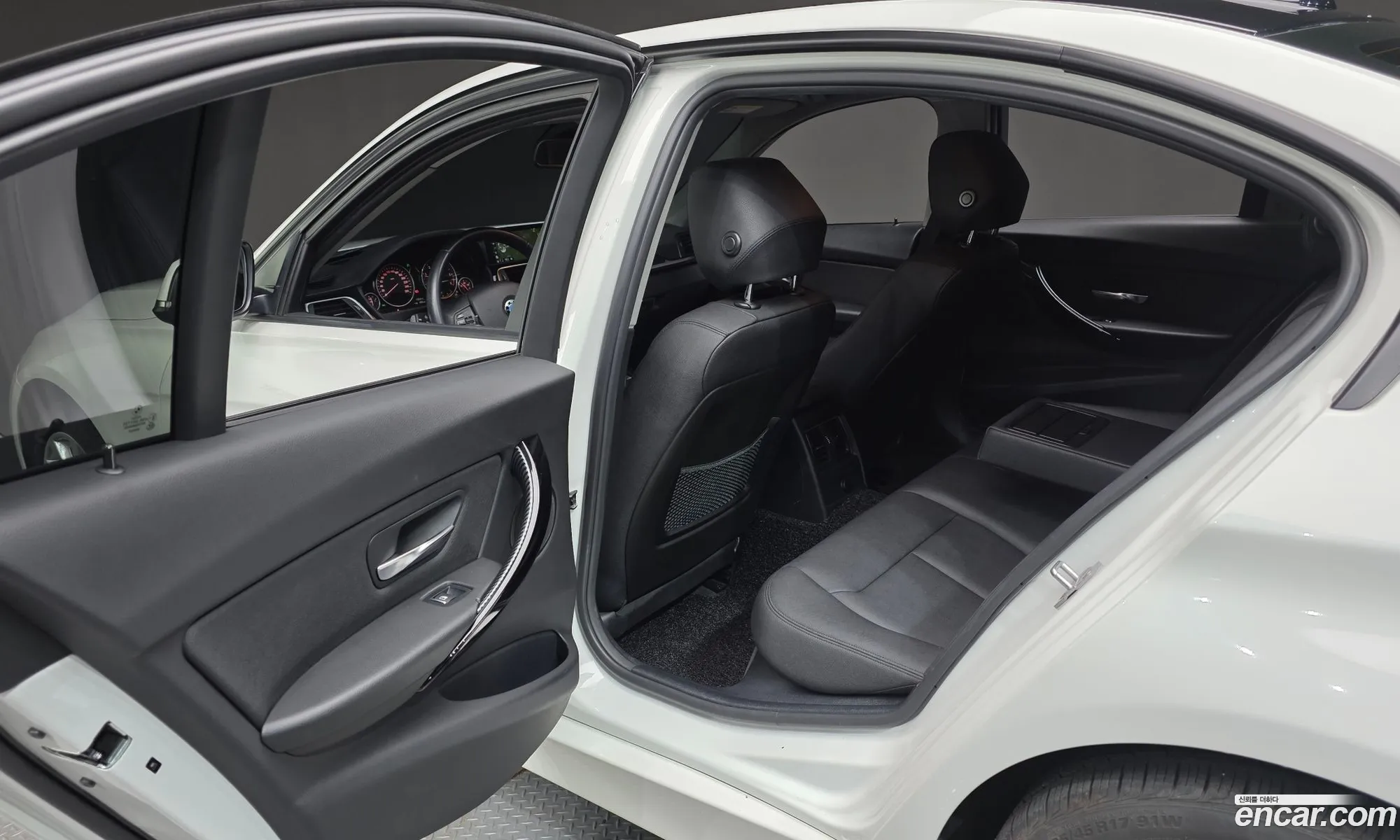 BMW 3 Series 2017 WBA8C5107JA073543 — 7