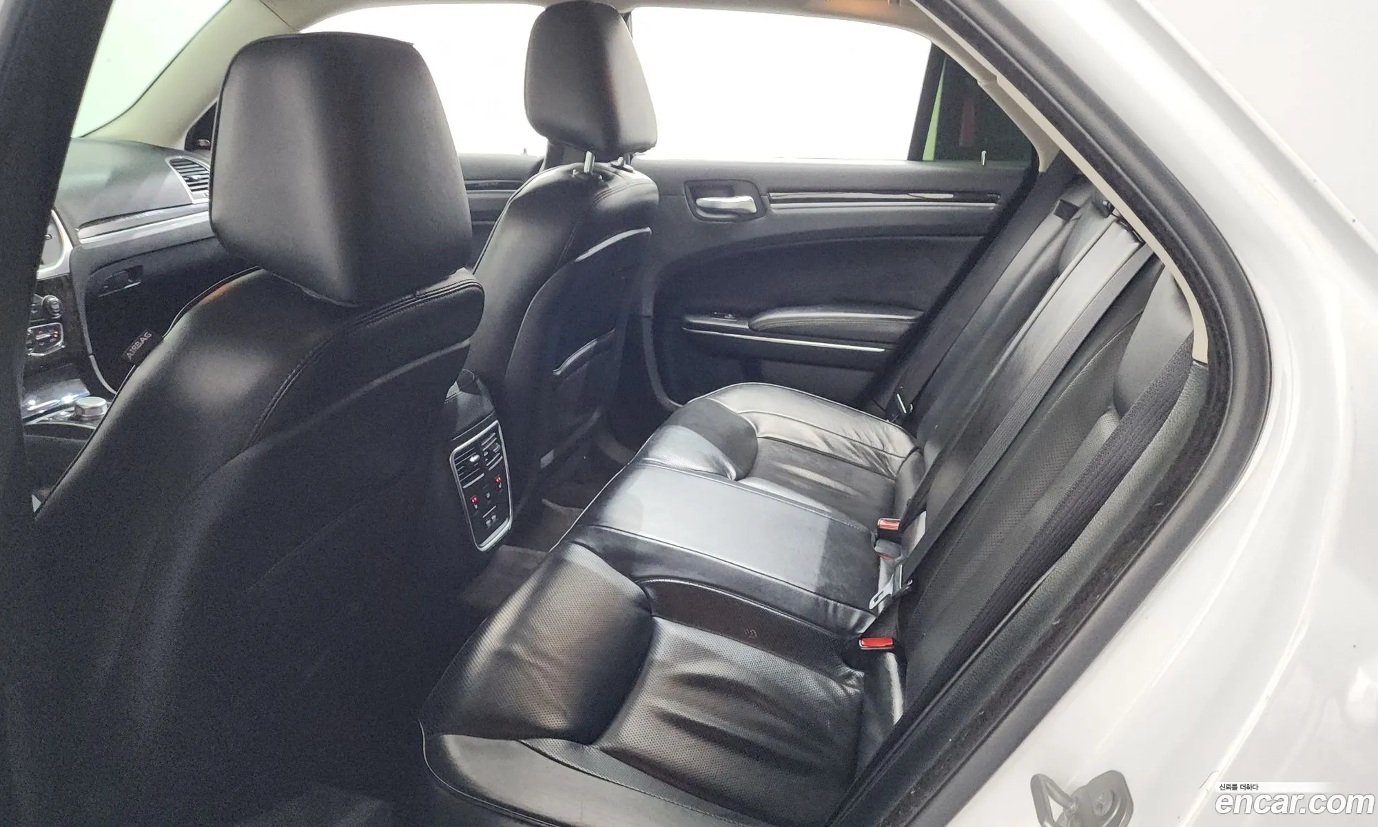 Chrysler 300C 2017 2C3CCACG2HH650169 — 4