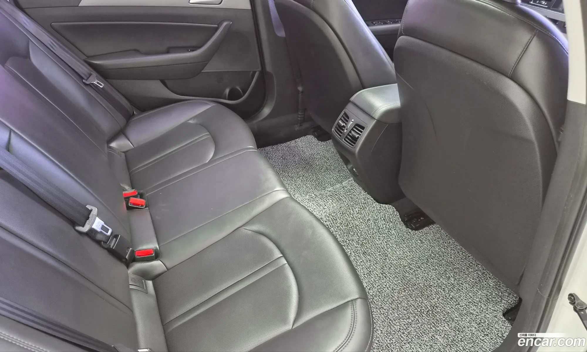 Hyundai LF Sonata 2015 — 14