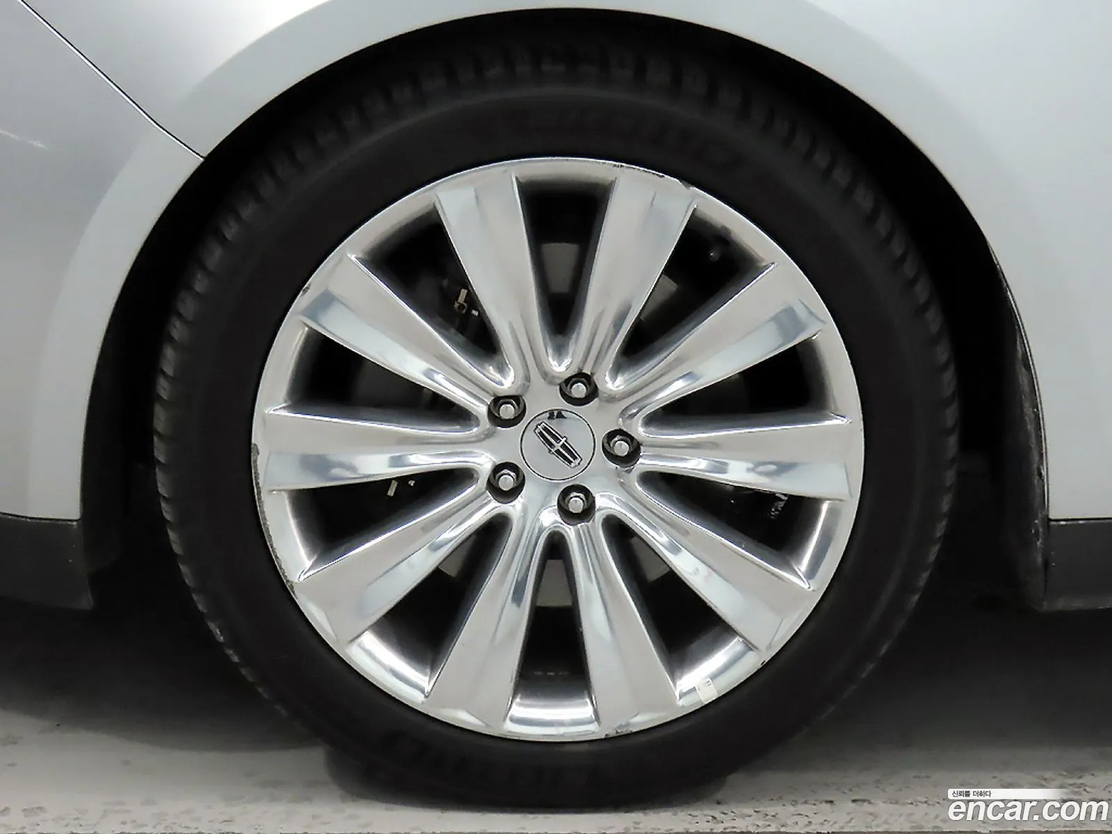 Lincoln MKS 2016 — 15