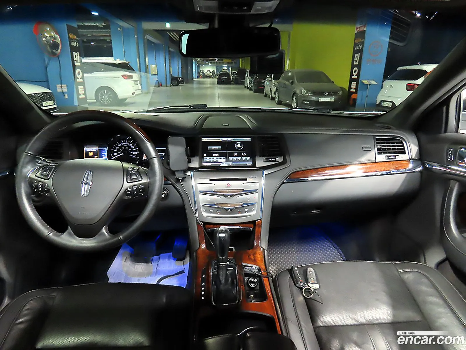 Lincoln MKS 2016 — 20