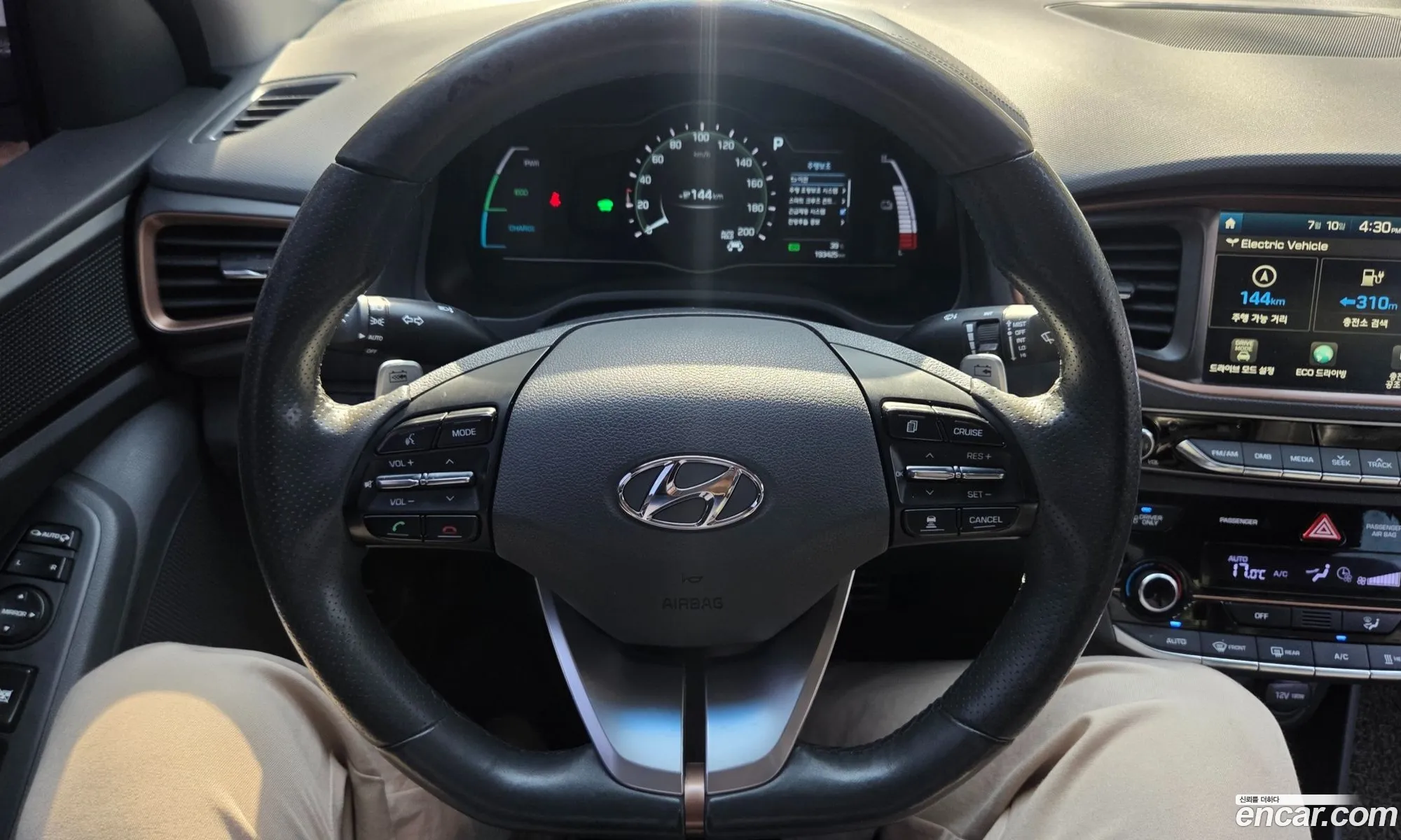 Hyundai Ioniq Electric 2018 — 14