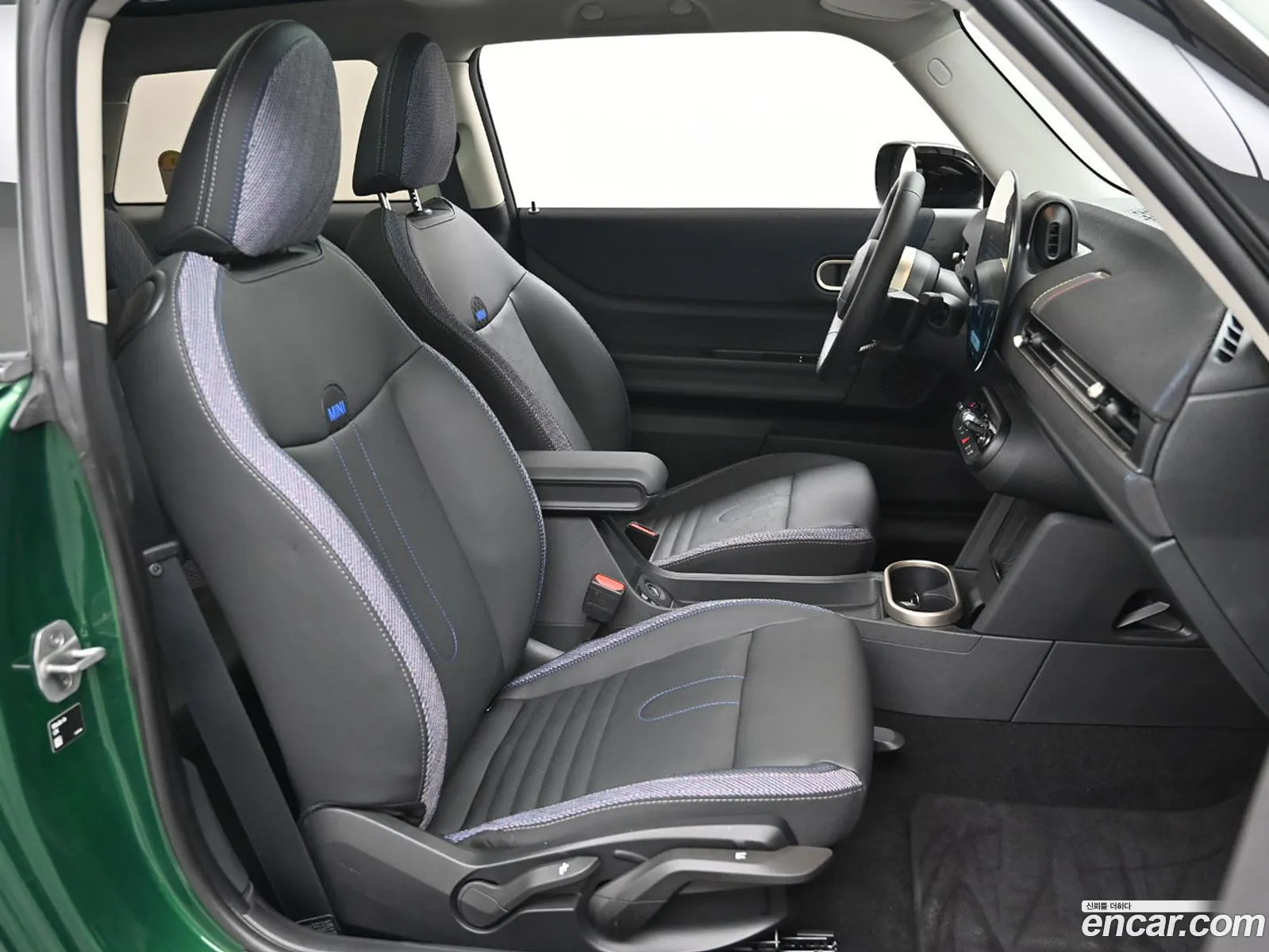 Mini Cooper C 2025 — 10