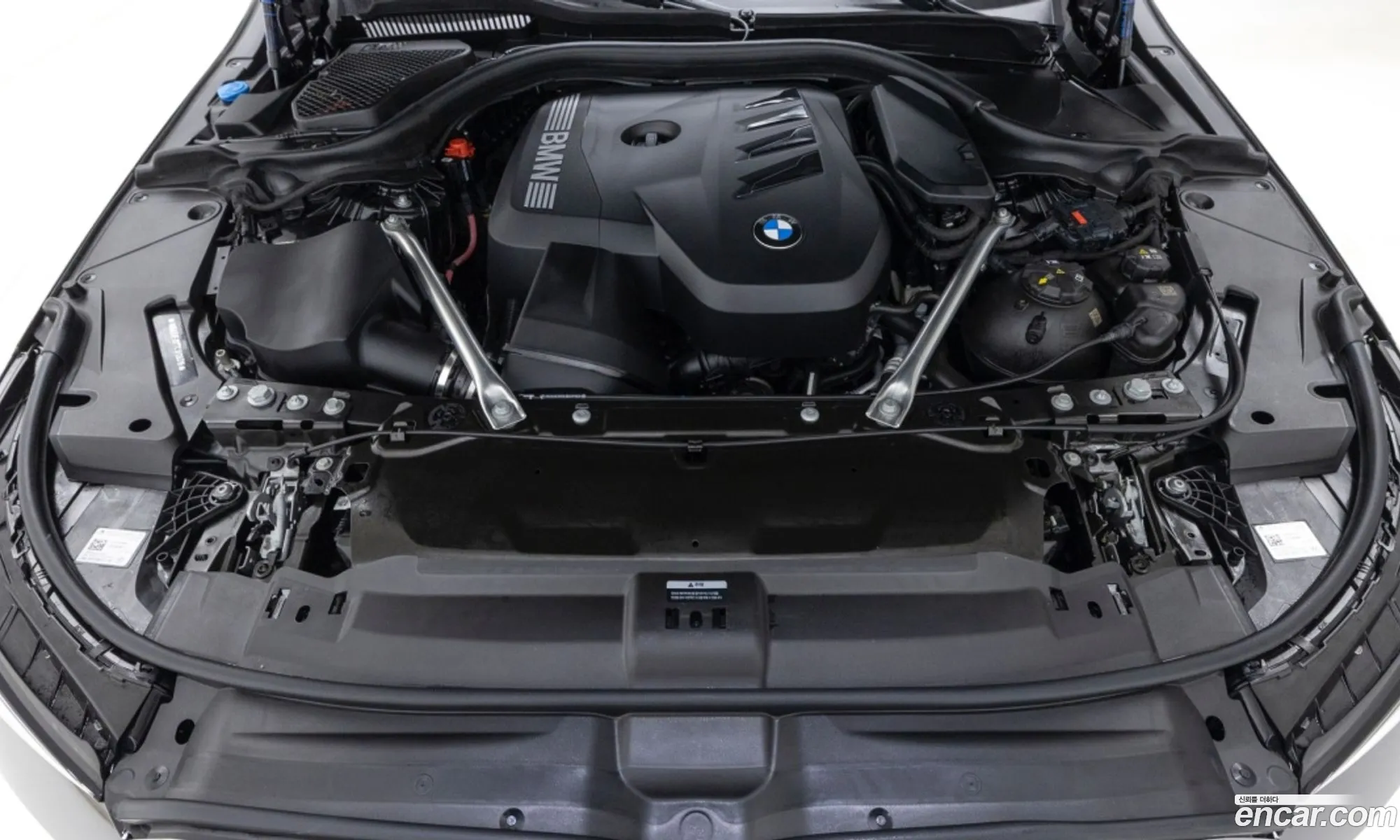 BMW 5 Series 2025 — 9