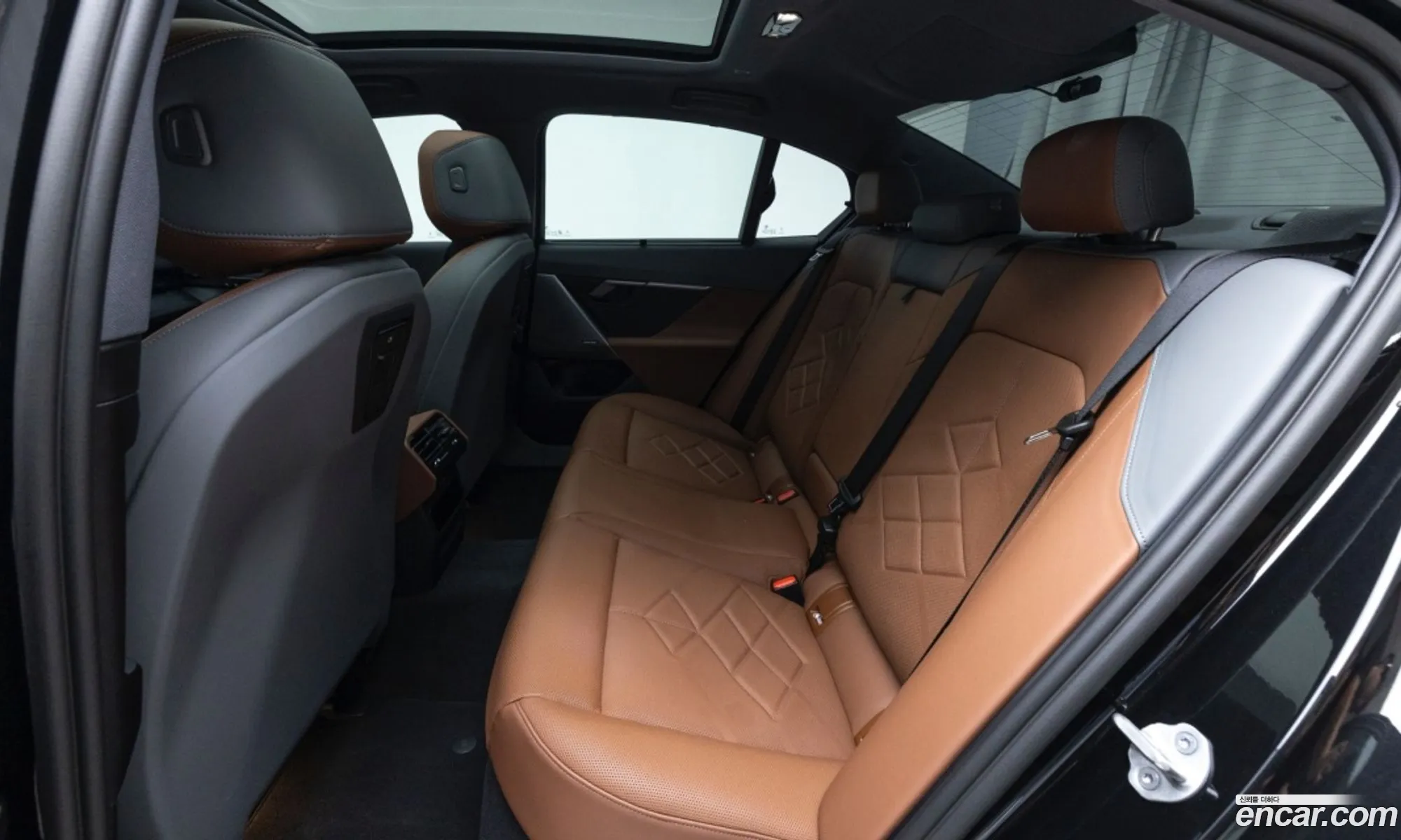 BMW 5 Series 2025 — 5