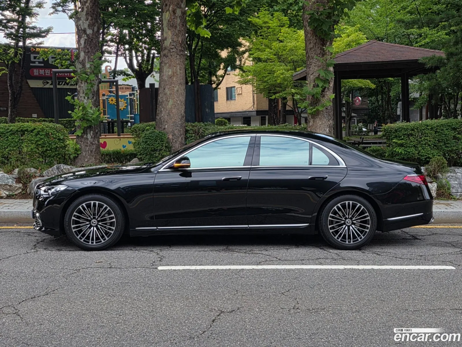 Mercedes-Benz S-Class W223 2022 — 19
