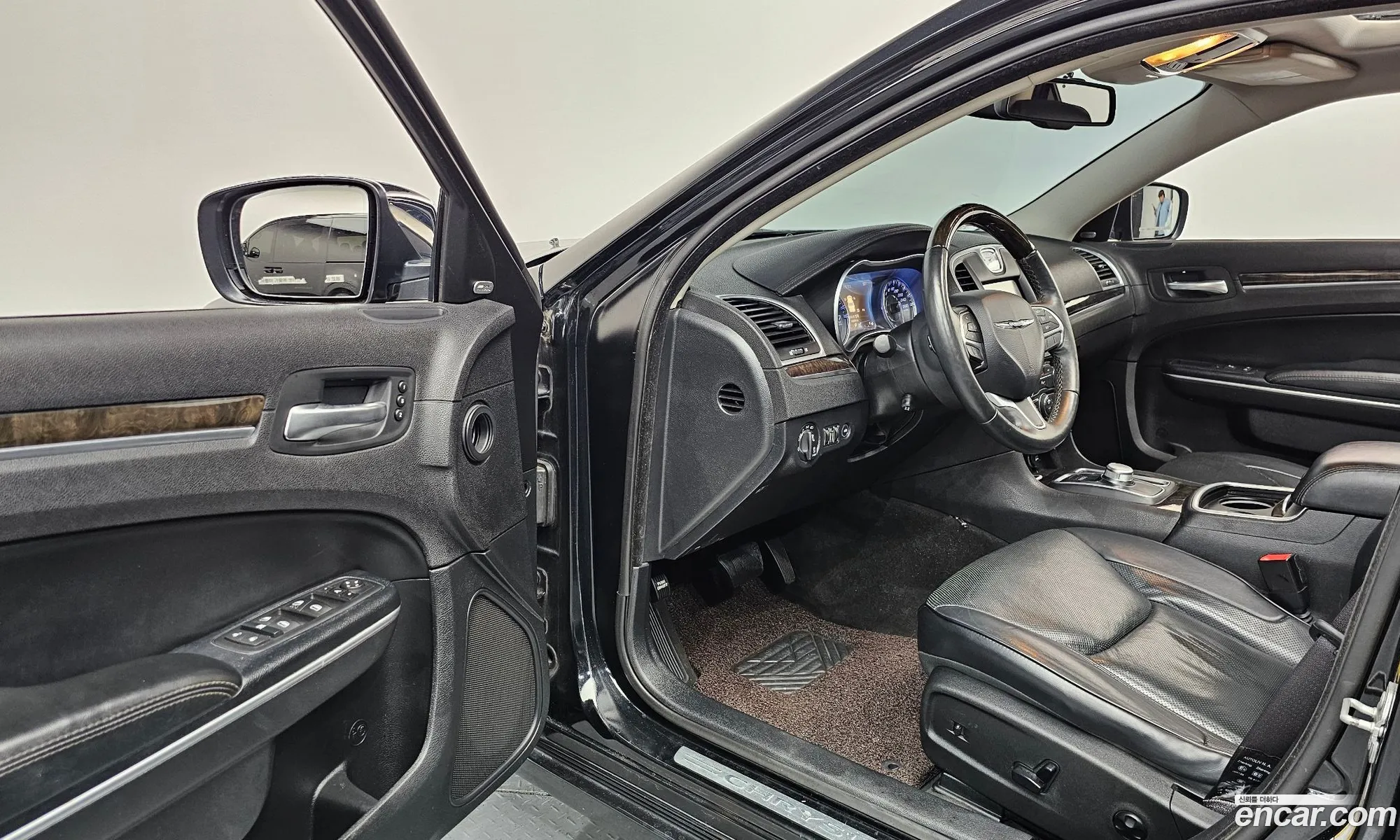 Chrysler 300C 2015 2C3CCACG3FH845999 — 7