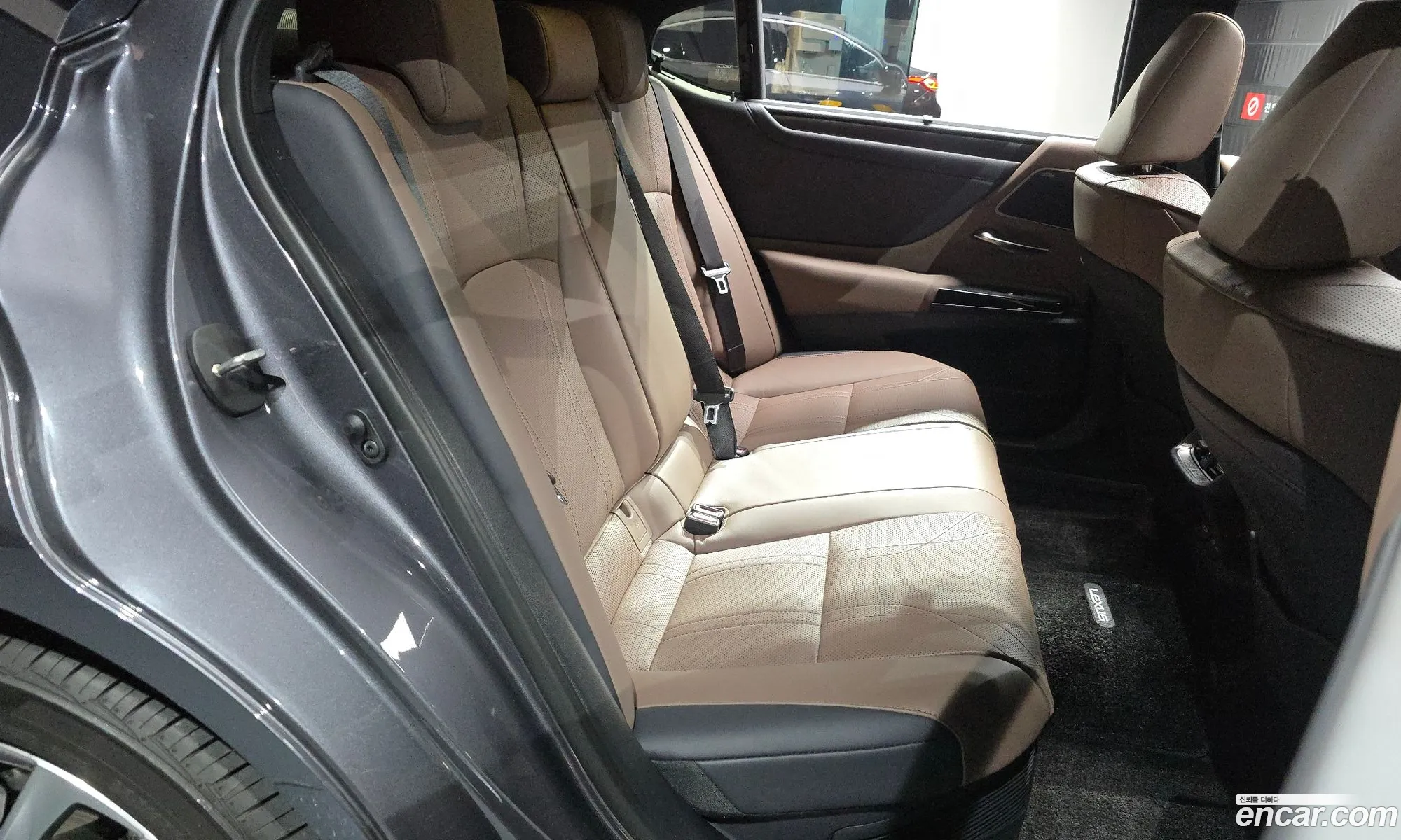 Lexus ES300h 7th Gen 2025 JTHBA1C19T2032923 — 8