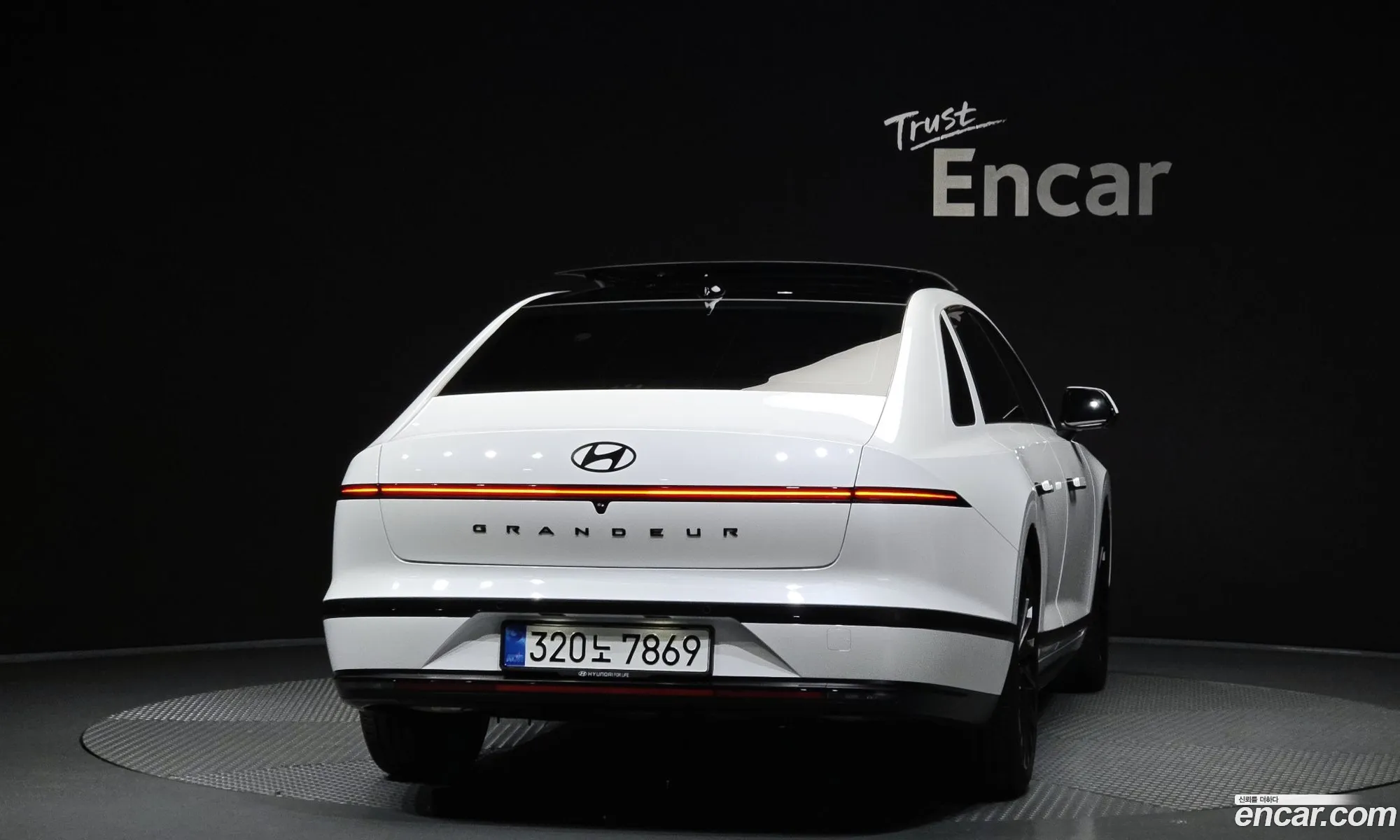 Hyundai Grandeur Hybrid 2026 — 4