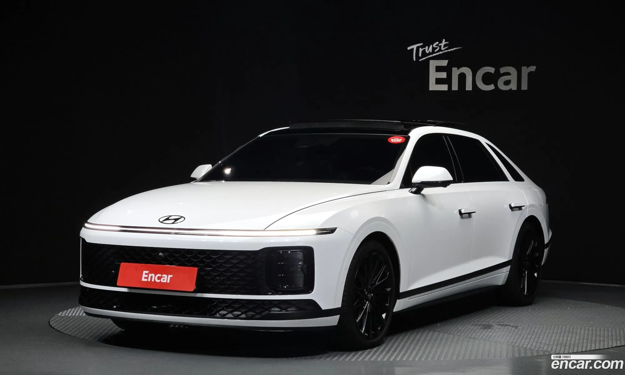 Hyundai Grandeur Hybrid 2026 — 3