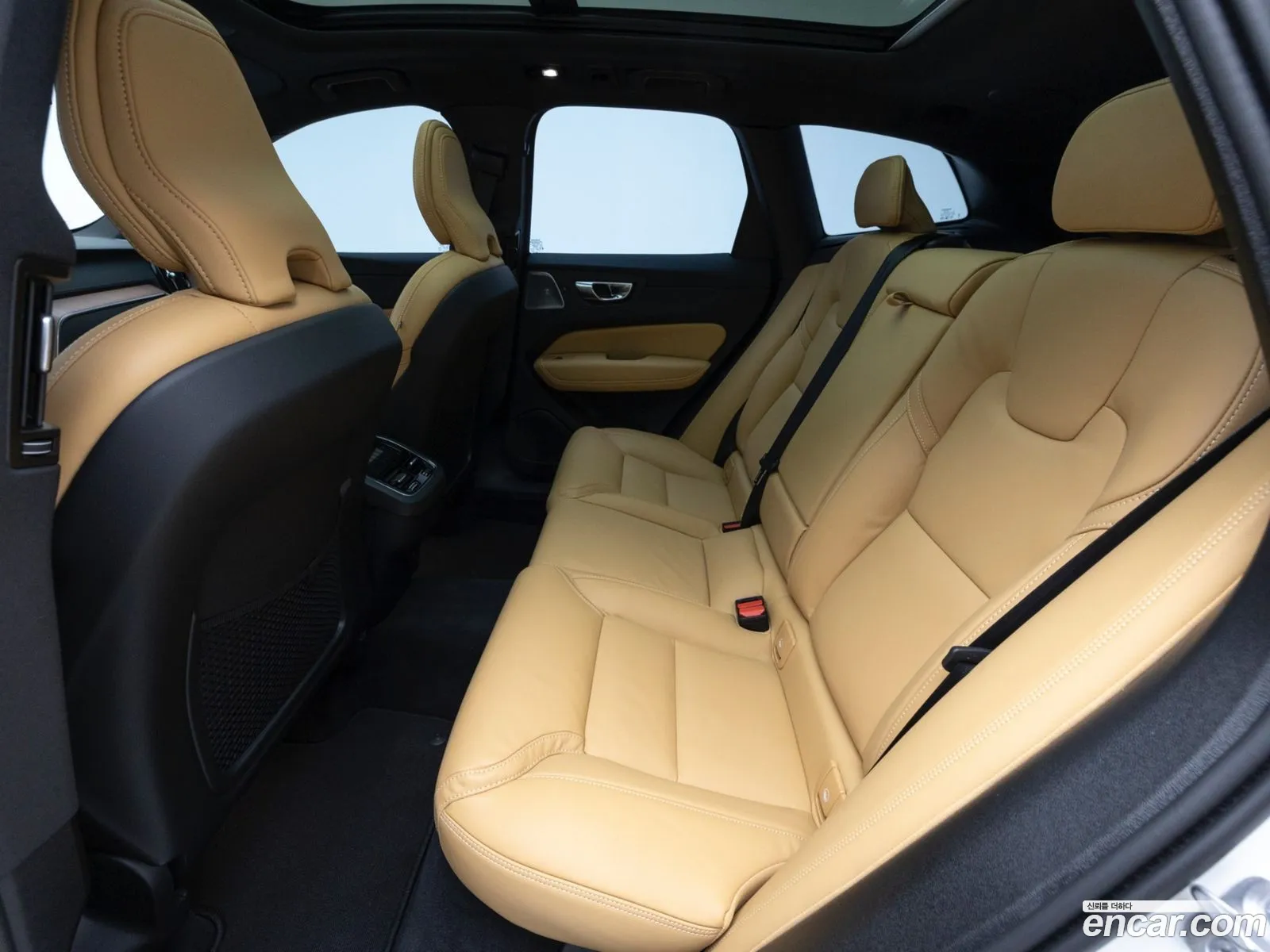 Volvo XC60 2025 — 11
