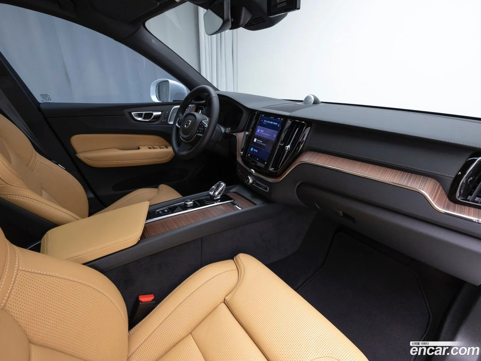 Volvo XC60 2025 — 14
