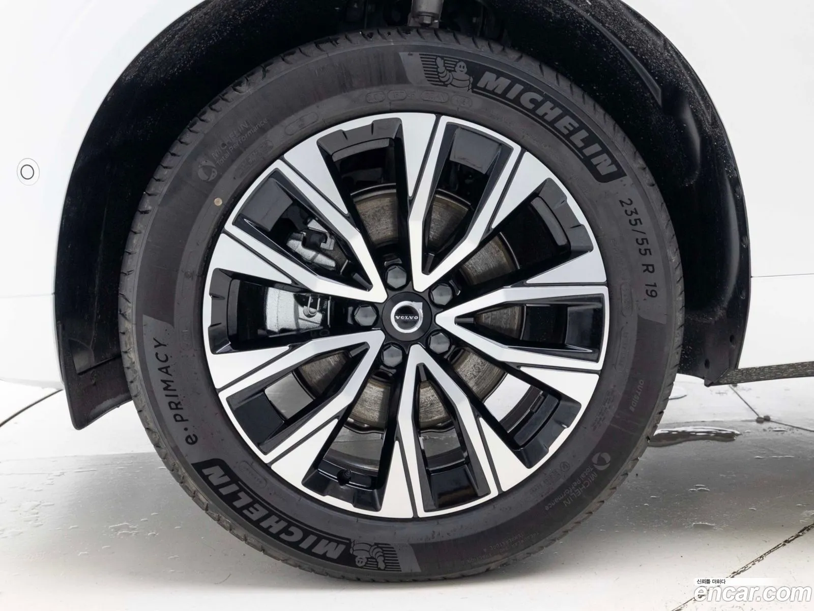 Volvo XC60 2025 — 17