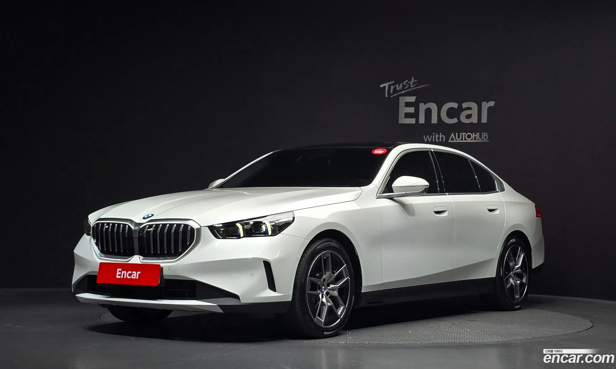 BMW 5 Series 2023 — 8