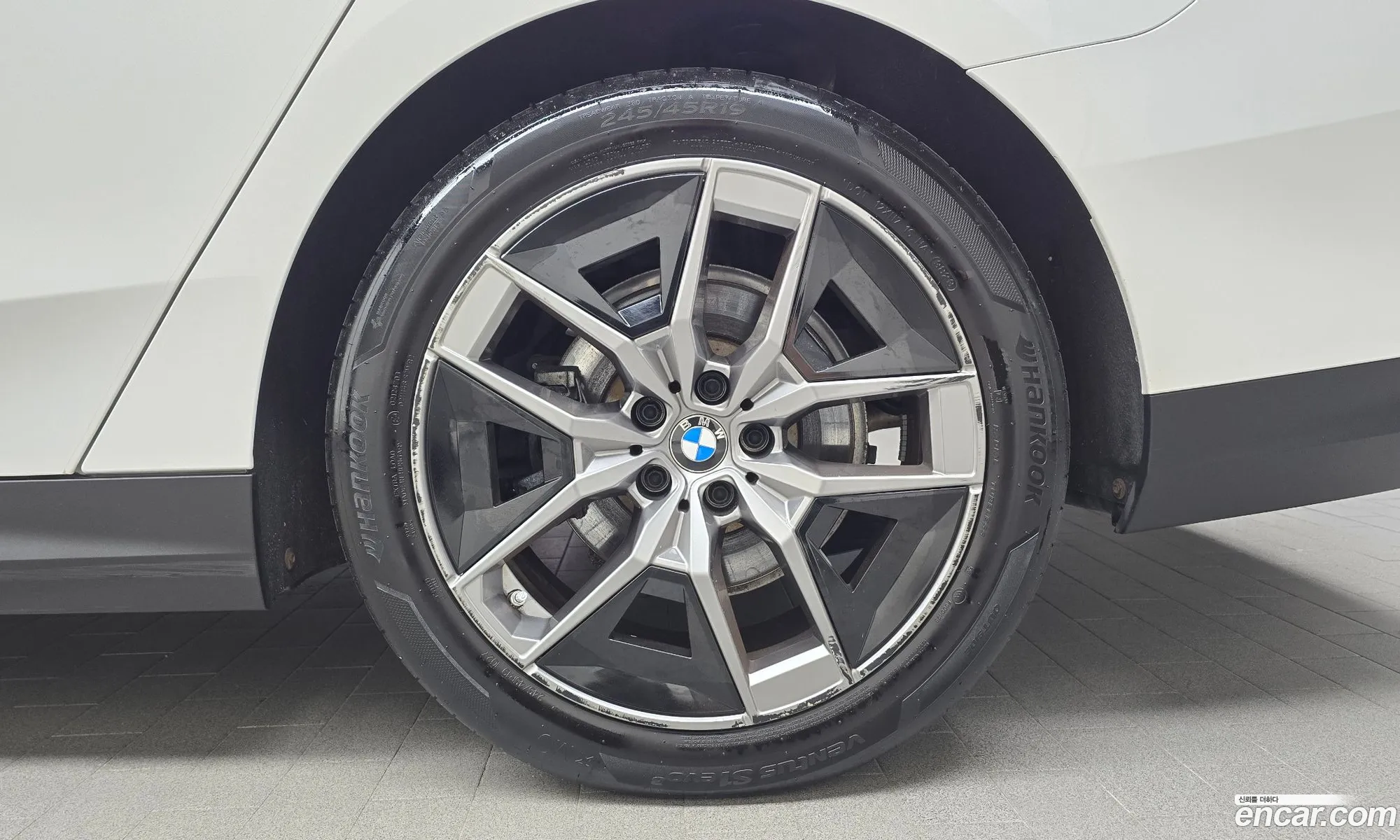 BMW 5 Series 2023 — 16