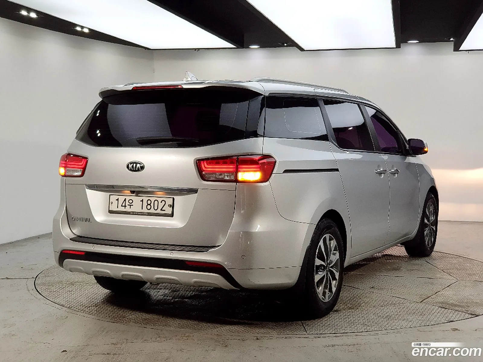 Kia Carnival 2014 — 18