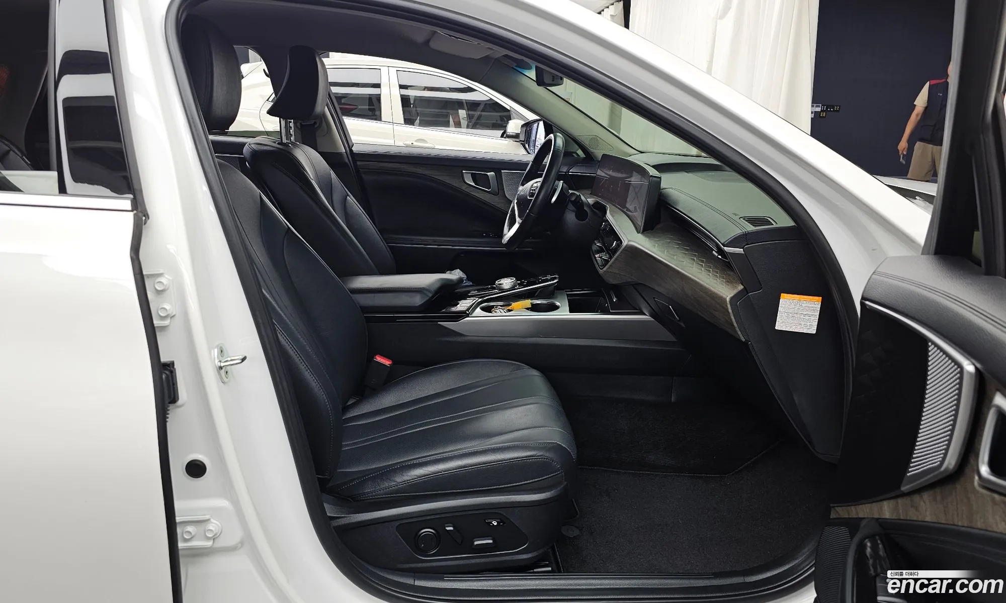 Kia K8 Hybrid 2022 — 21