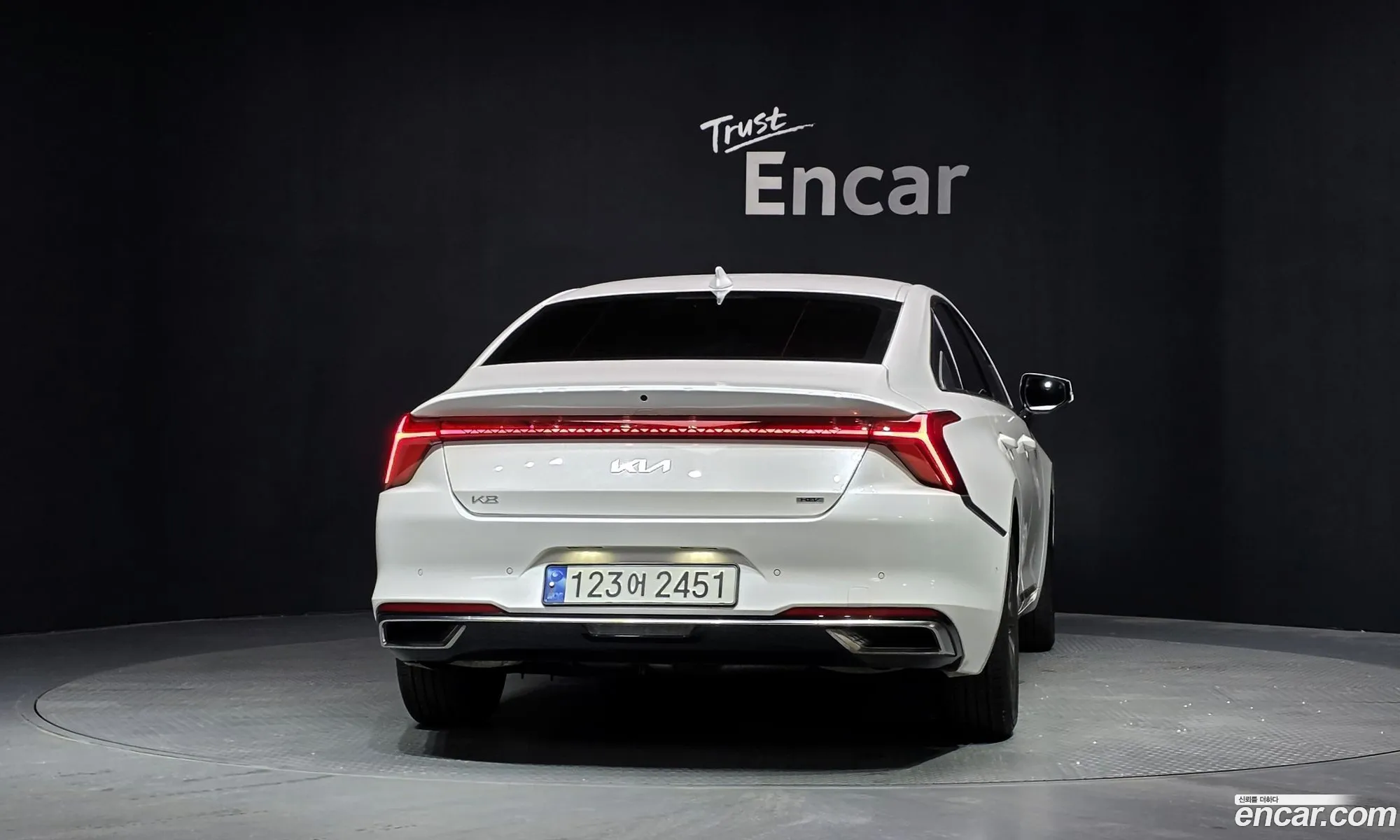Kia K8 Hybrid 2022 — 32