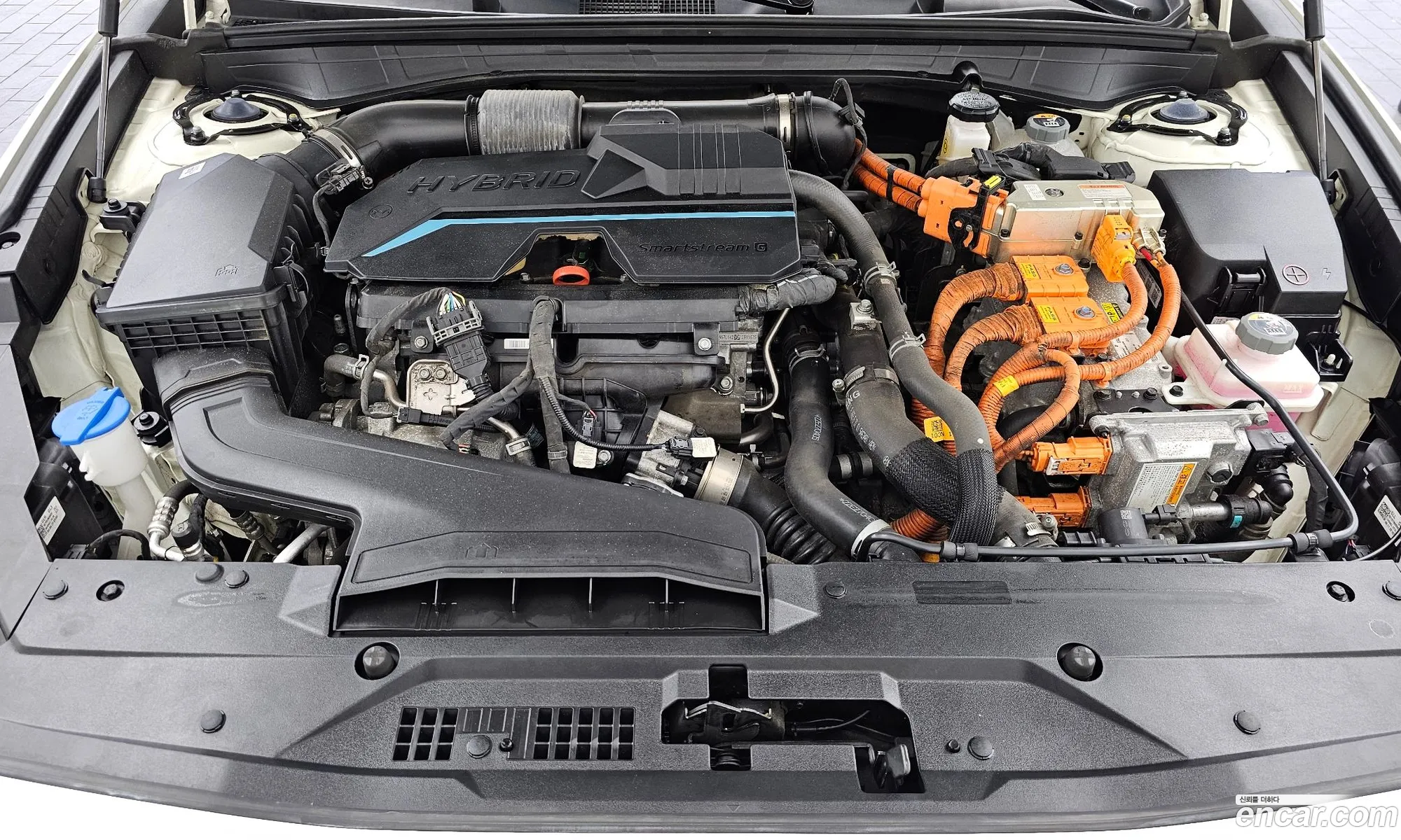 Kia K8 Hybrid 2022 — 8