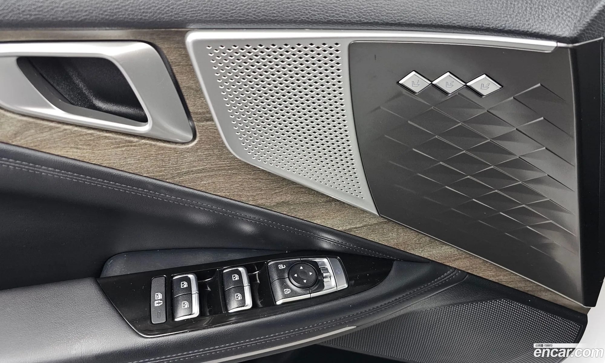 Kia K8 Hybrid 2022 — 30