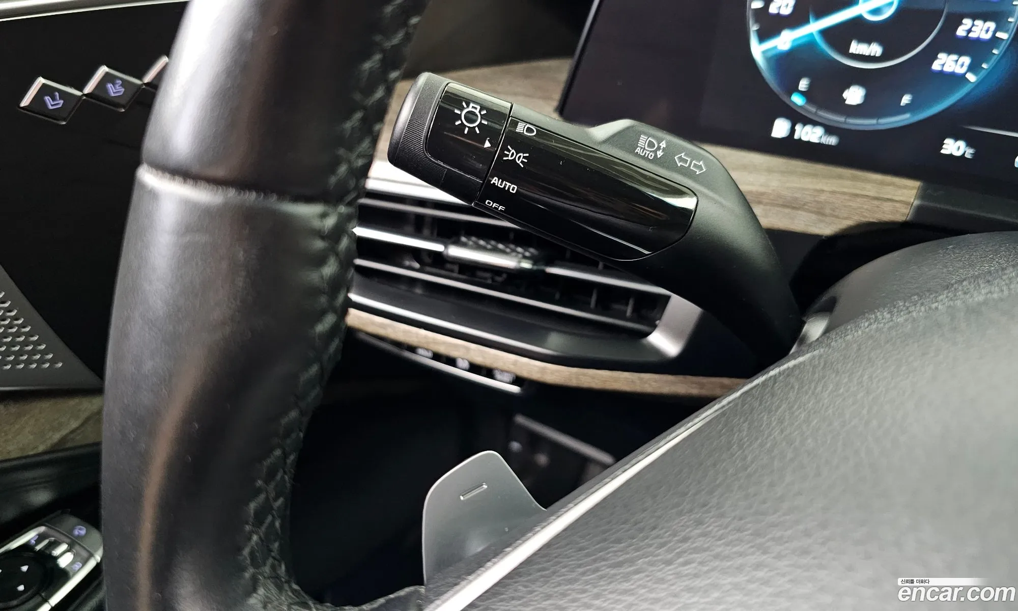 Kia K8 Hybrid 2022 — 11