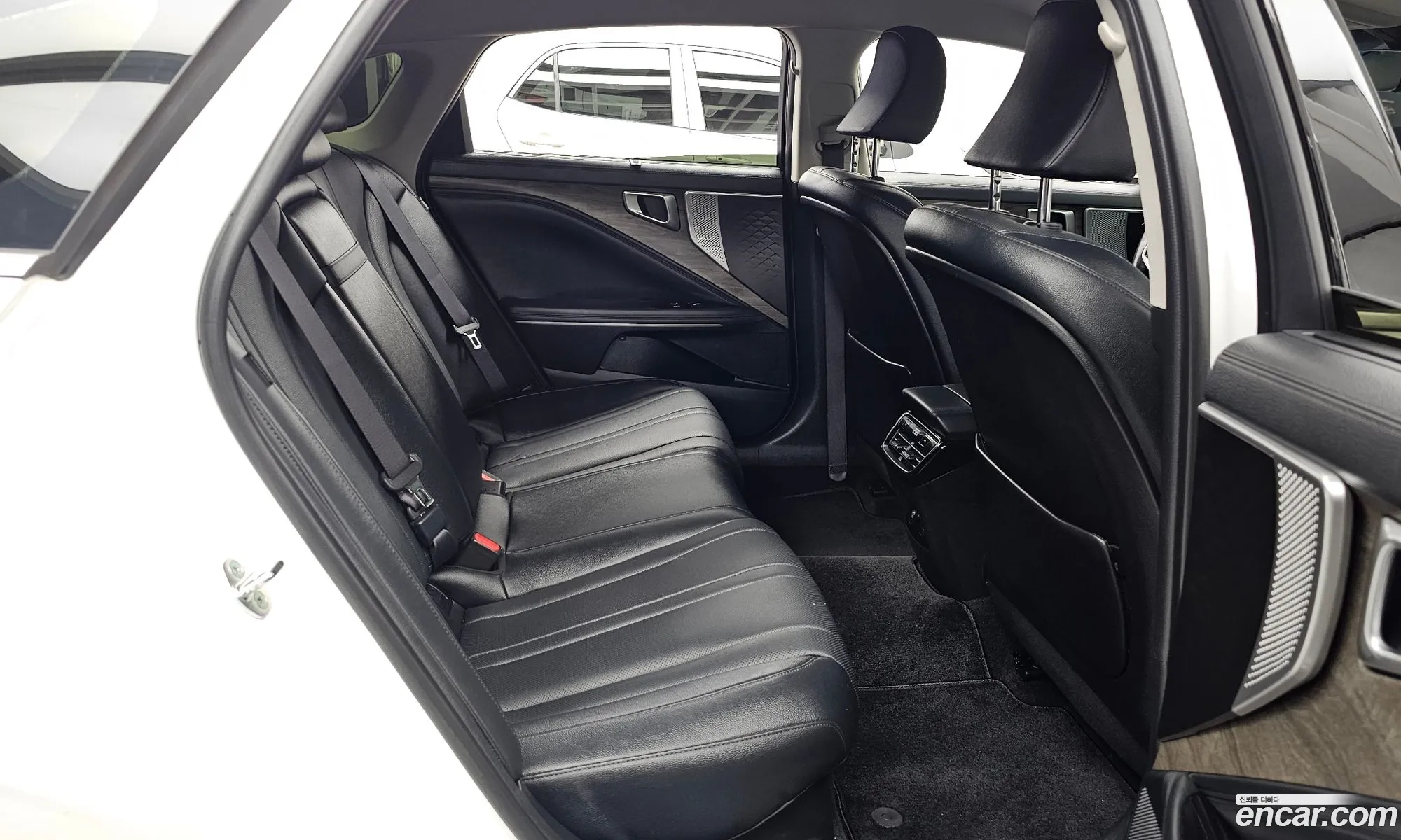 Kia K8 Hybrid 2022 — 15