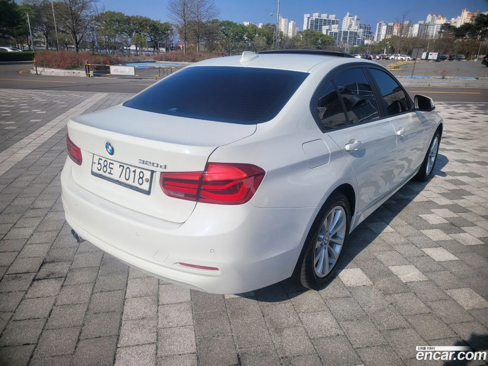 BMW 3 Series 2017 — 2