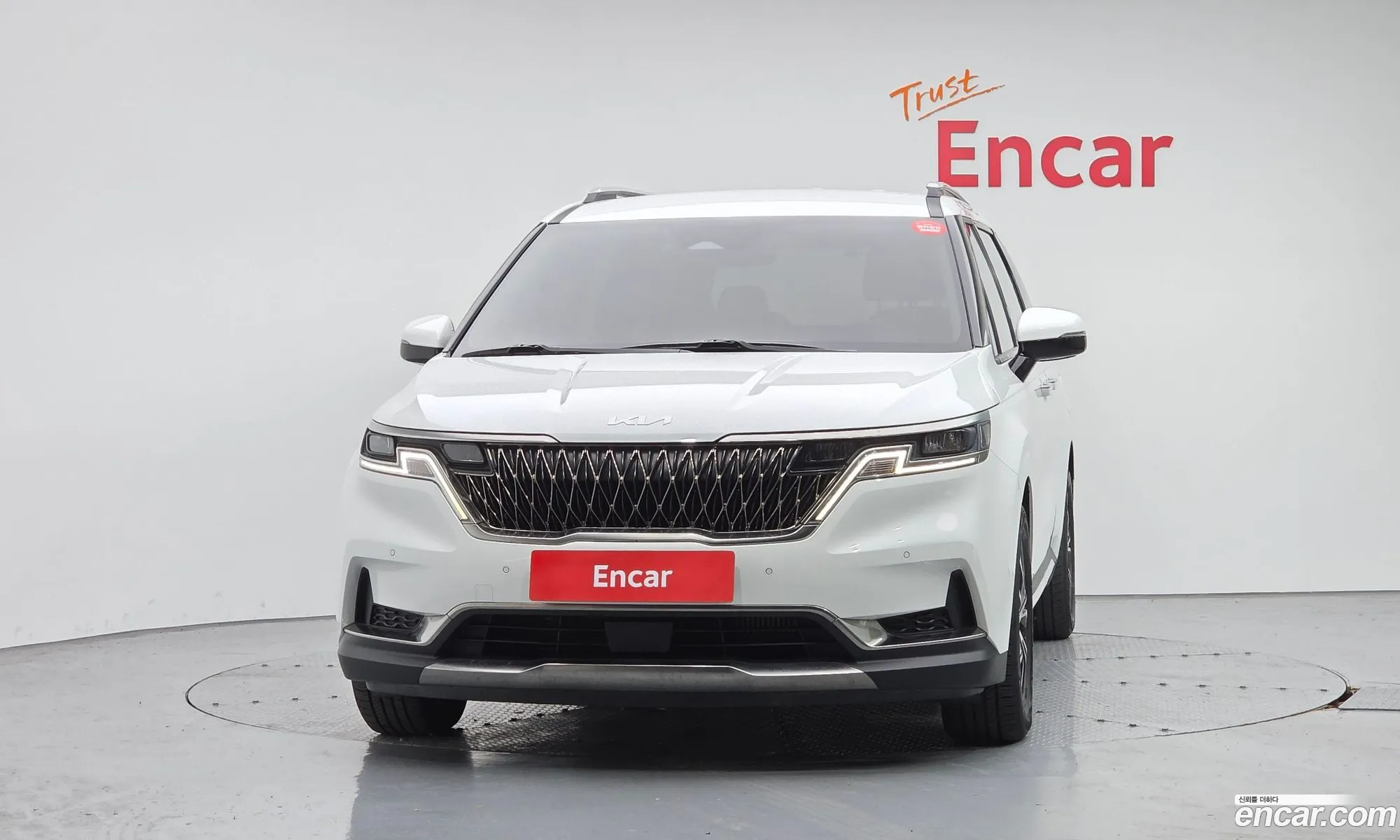 Kia Carnival 2023 KNANC81BBPS318182 — 4