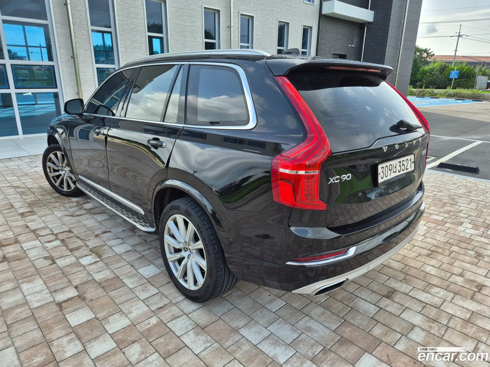 Volvo XC90 2017 — 8
