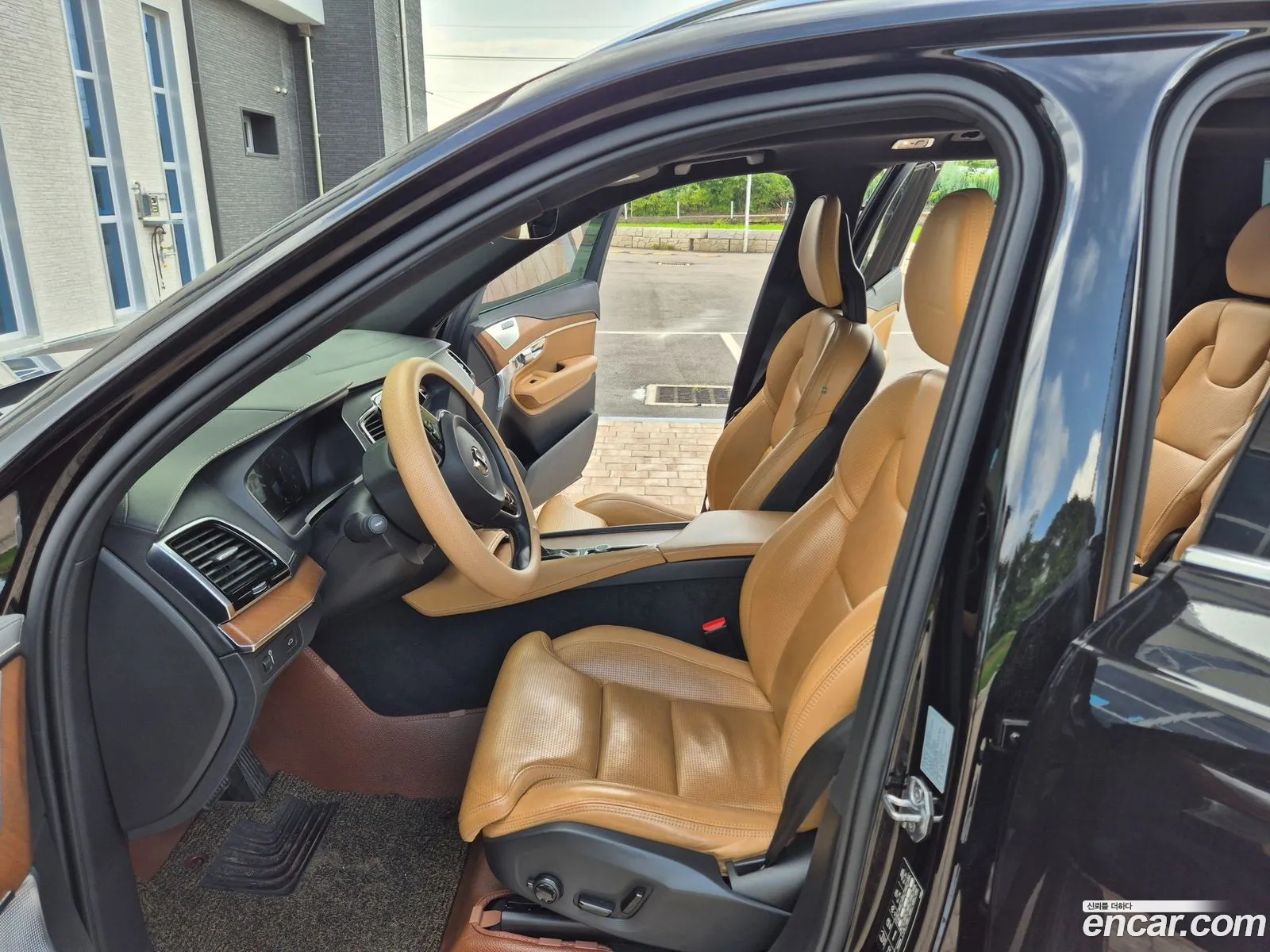 Volvo XC90 2017 — 16