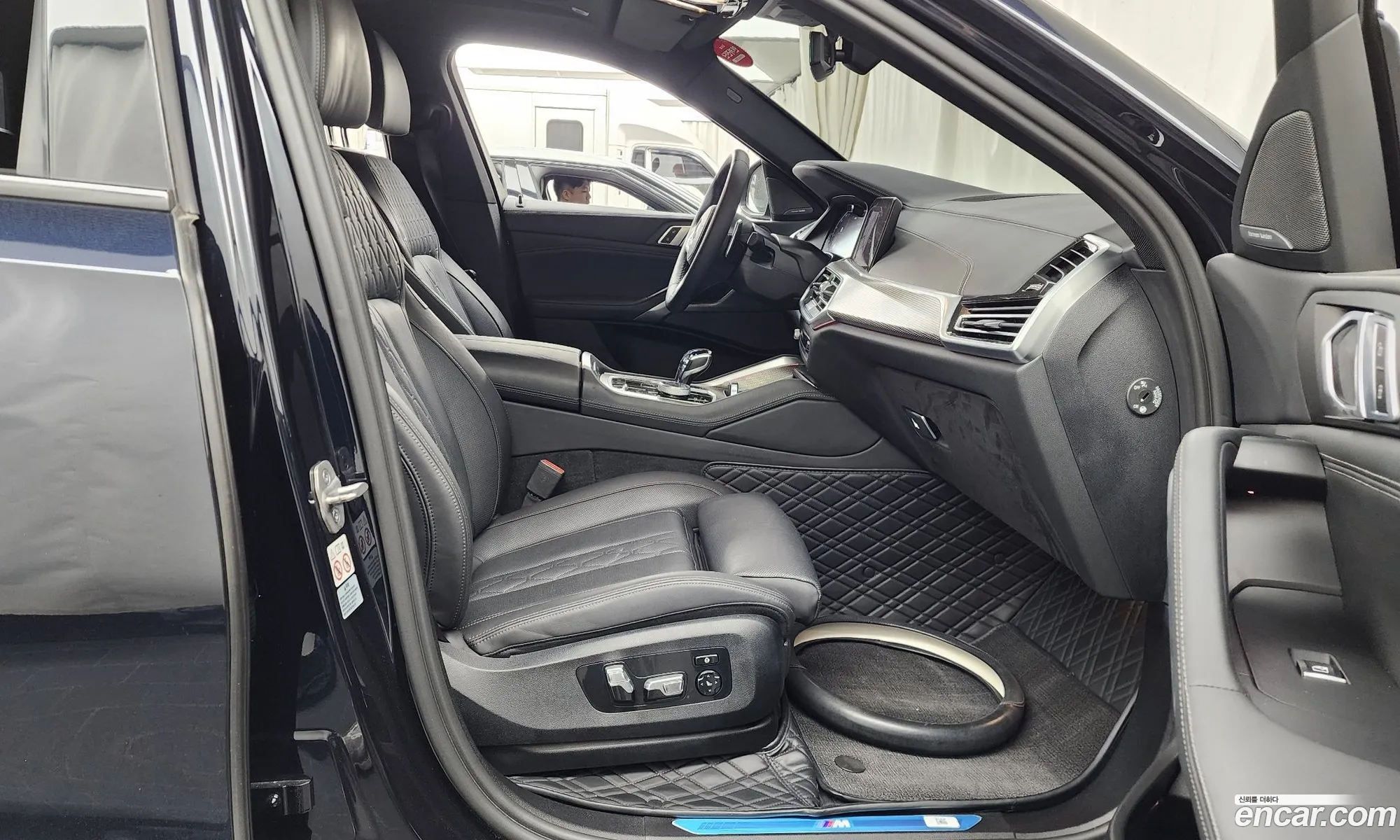 BMW X6 2023 WBACY6103P9R20733 — 7