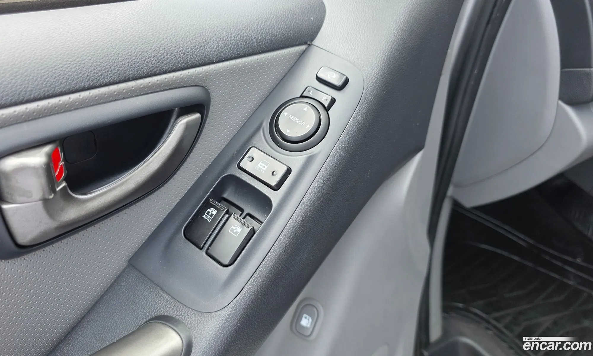 Hyundai Grand Starex 2012 — 13