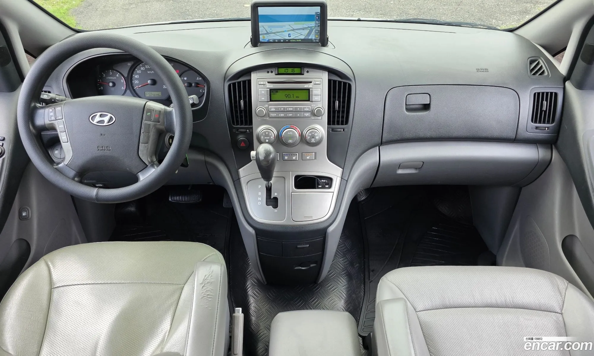 Hyundai Grand Starex 2012 — 26
