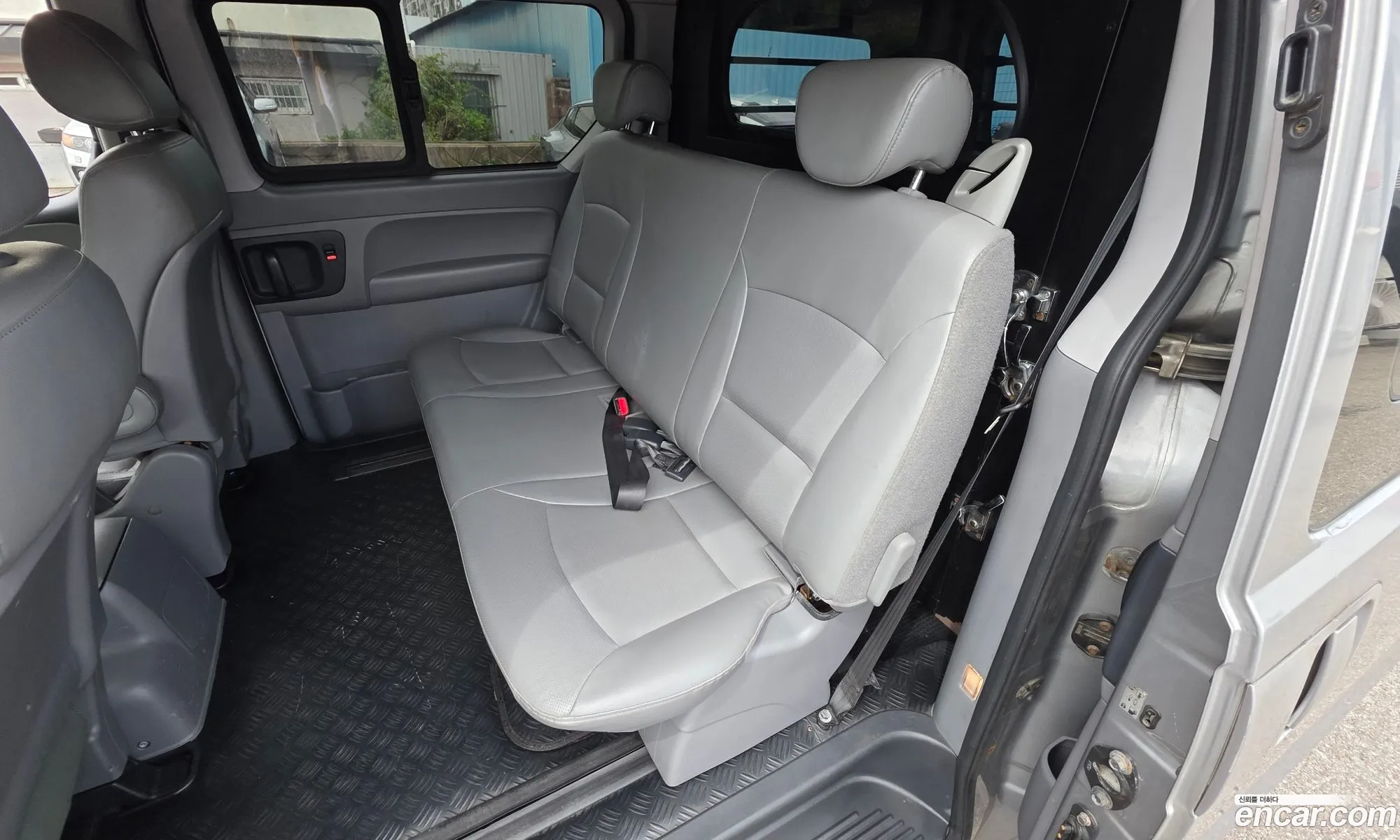 Hyundai Grand Starex 2012 — 31