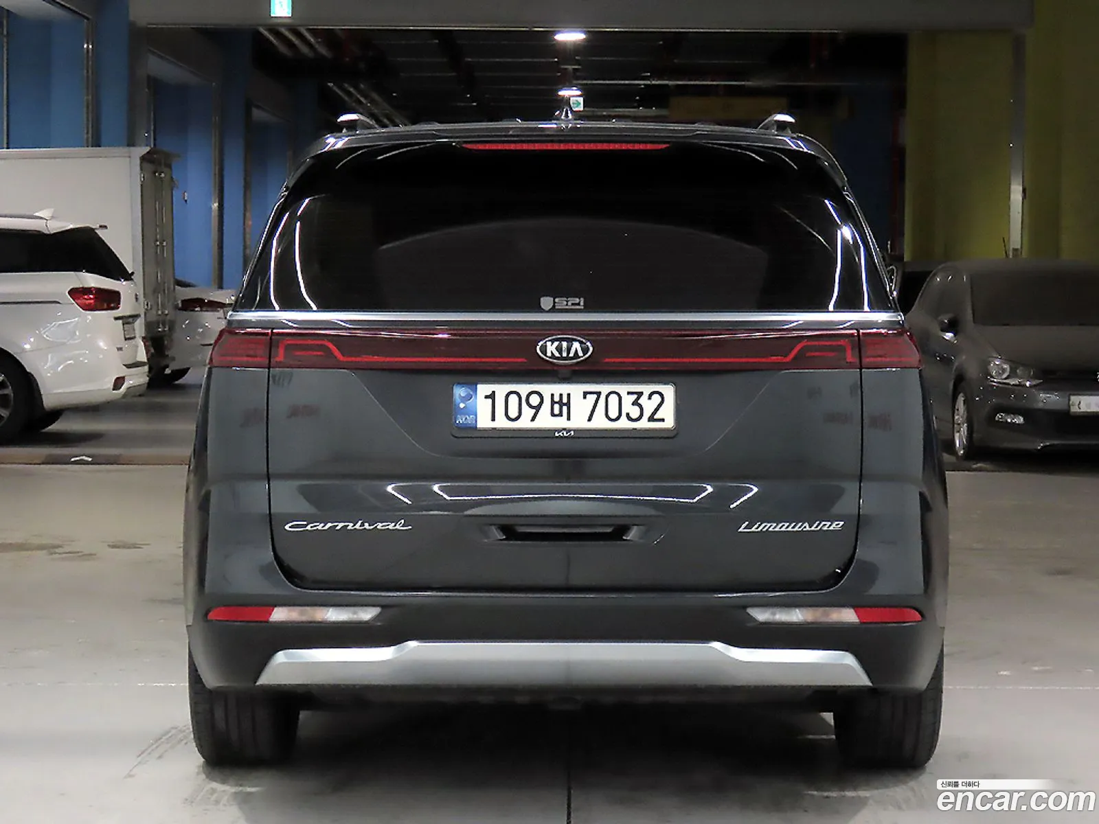 Kia Carnival 2021 — 3